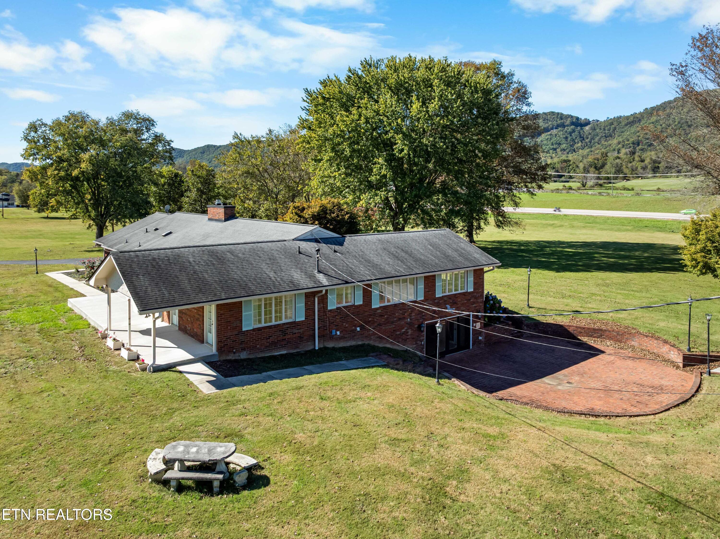 186 Shetland Road Lafollette TN 37766