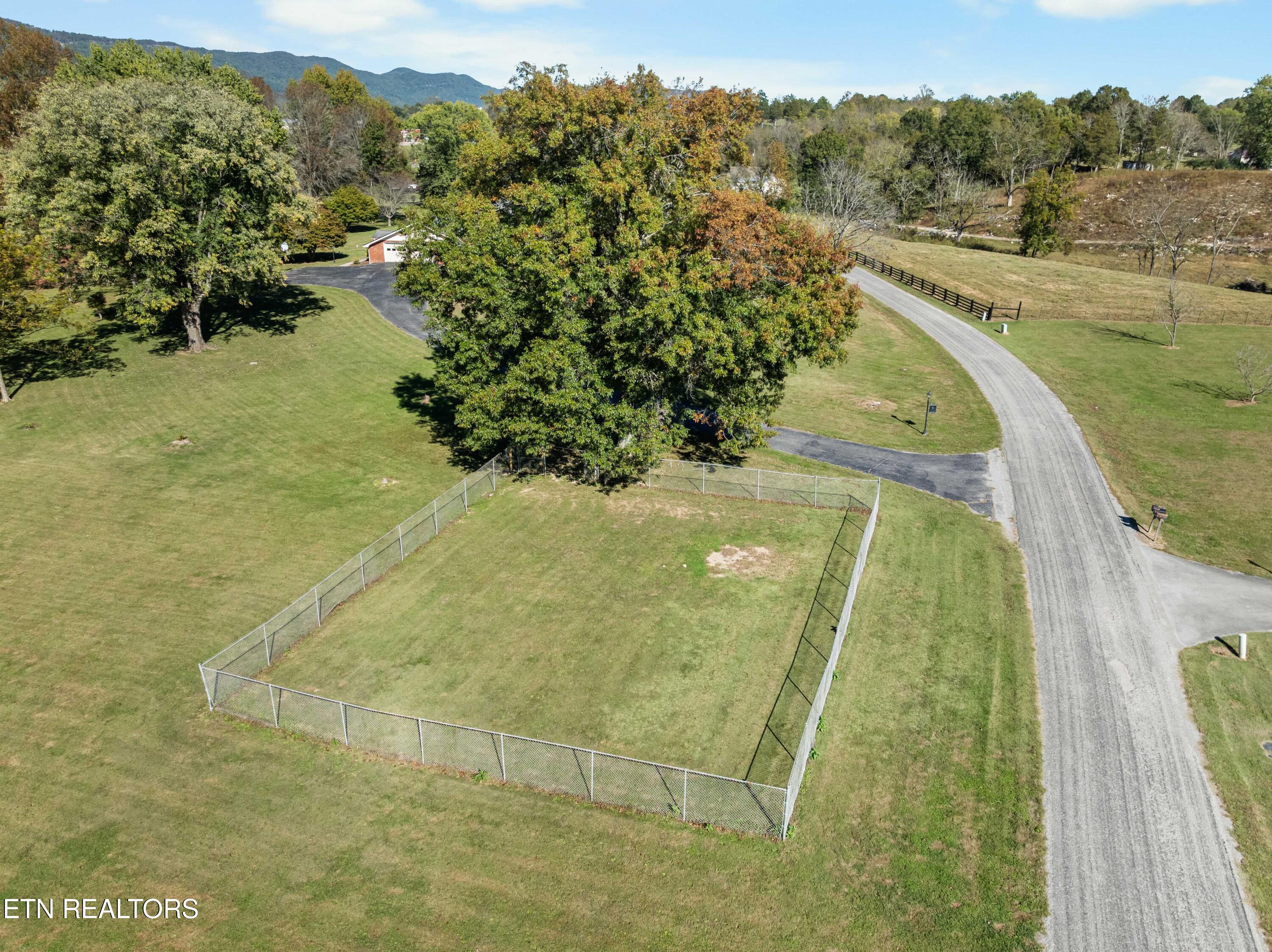 186 Shetland Road Lafollette TN 37766