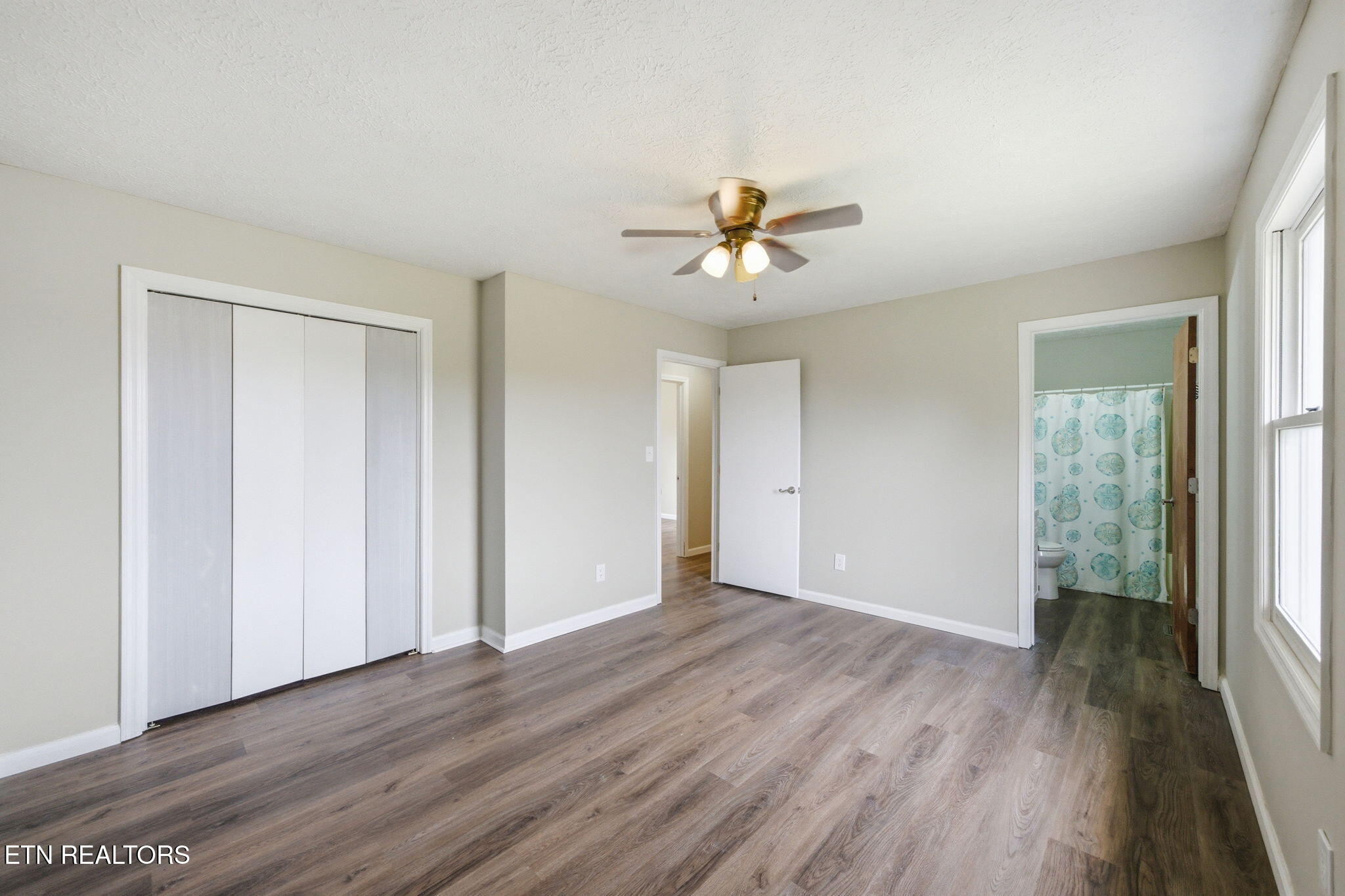 905 S Sherbrooke Drive Mount Carmel TN 37645