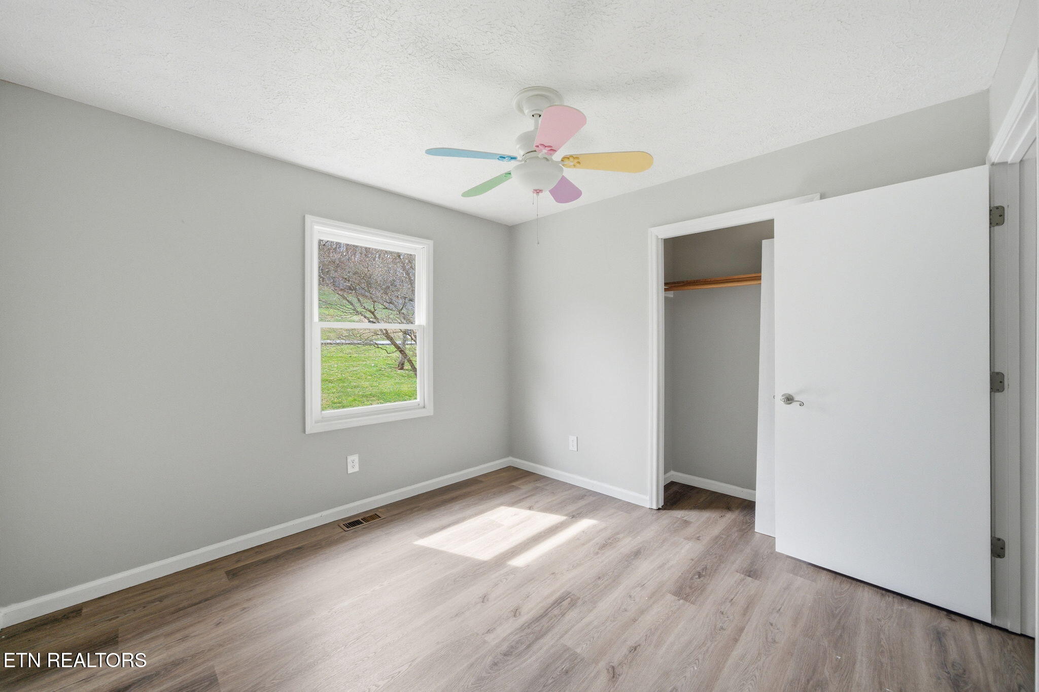 905 S Sherbrooke Drive Mount Carmel TN 37645