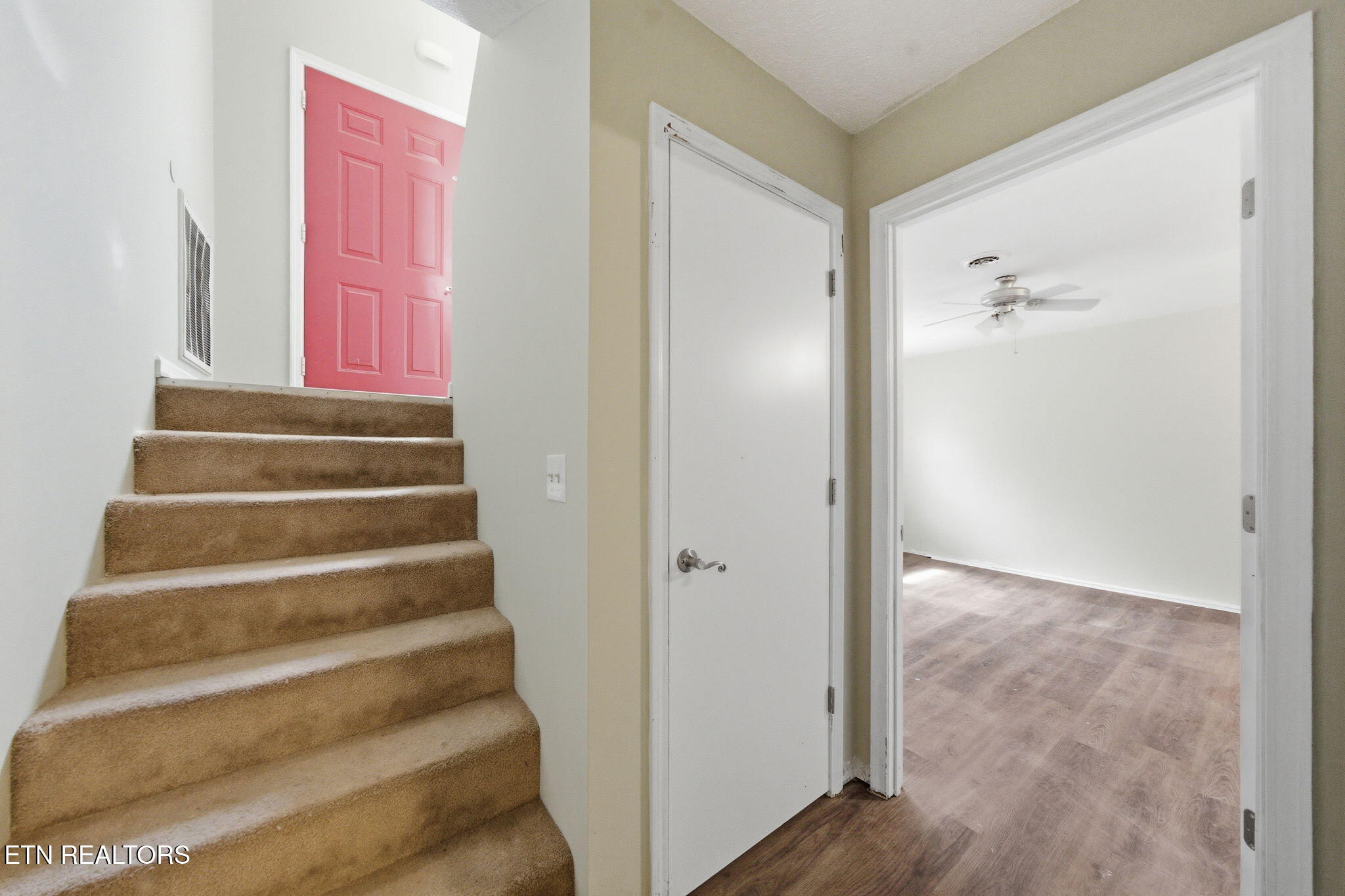 905 S Sherbrooke Drive Mount Carmel TN 37645
