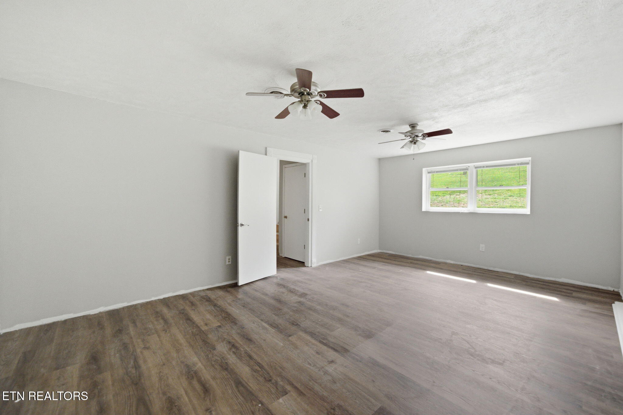 905 S Sherbrooke Drive Mount Carmel TN 37645