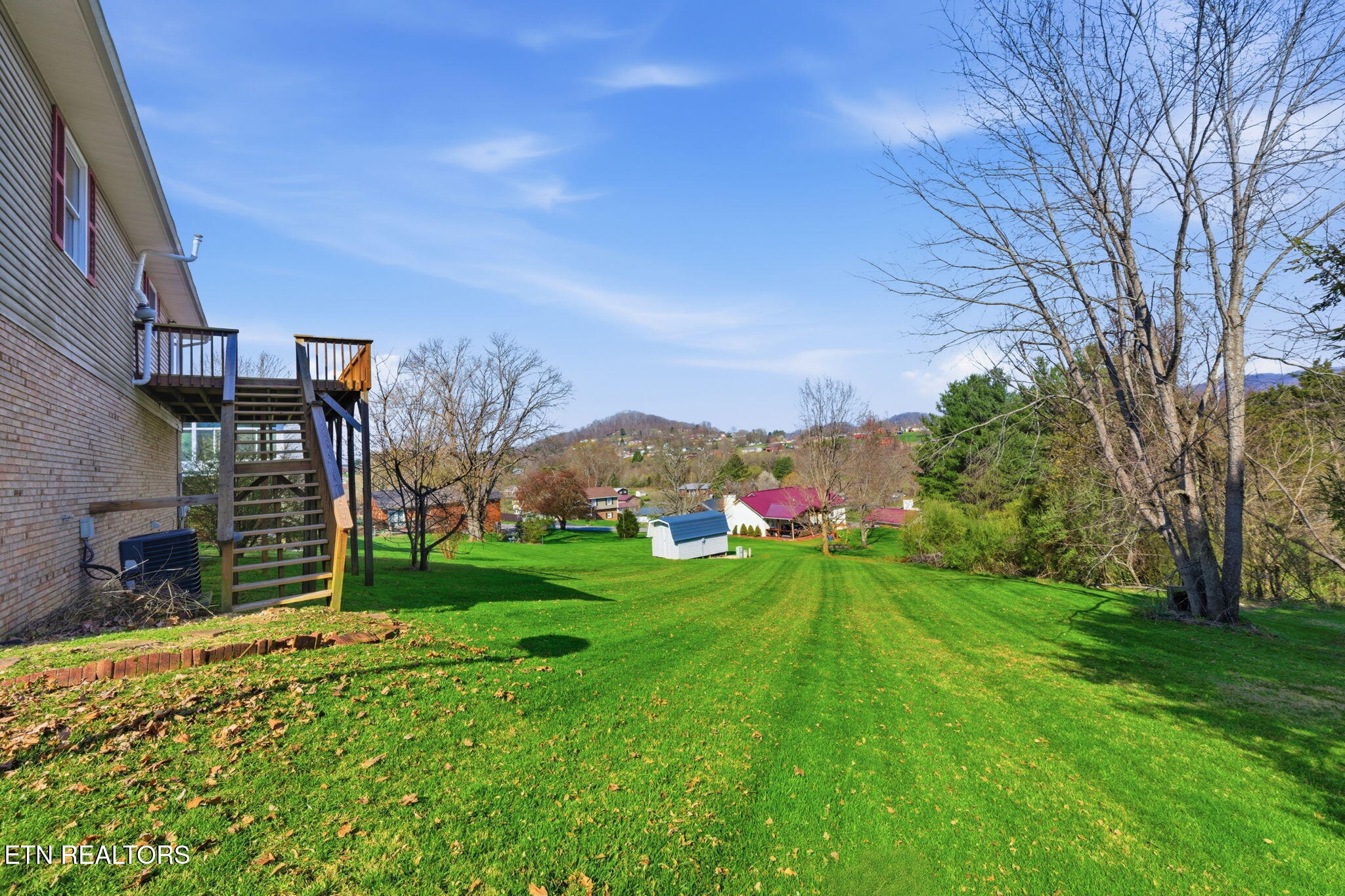 905 S Sherbrooke Drive Mount Carmel TN 37645