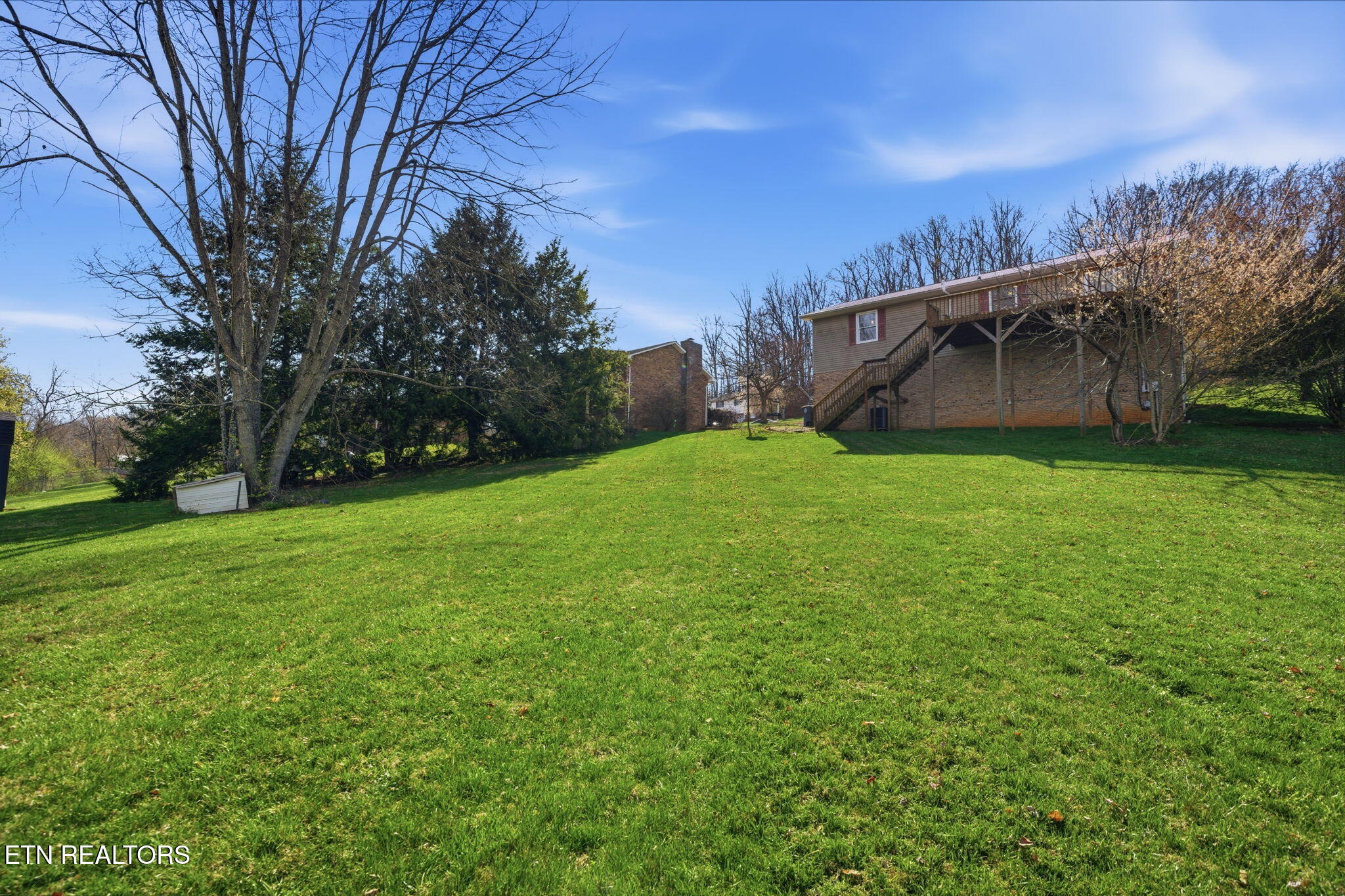 905 S Sherbrooke Drive Mount Carmel TN 37645