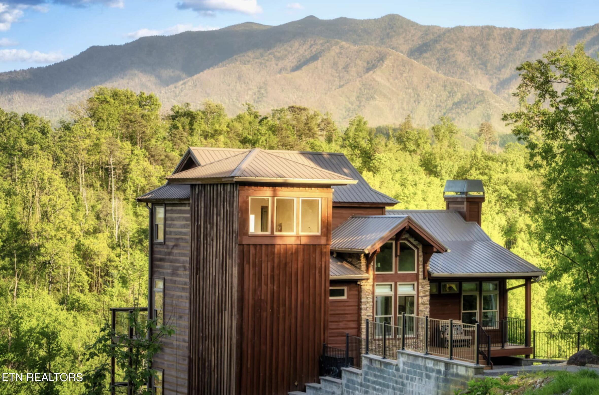 811 Sourwood Drive Gatlinburg TN 37738