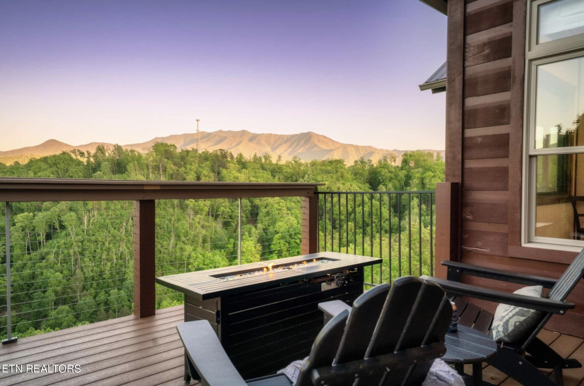 811 Sourwood Drive Gatlinburg TN 37738