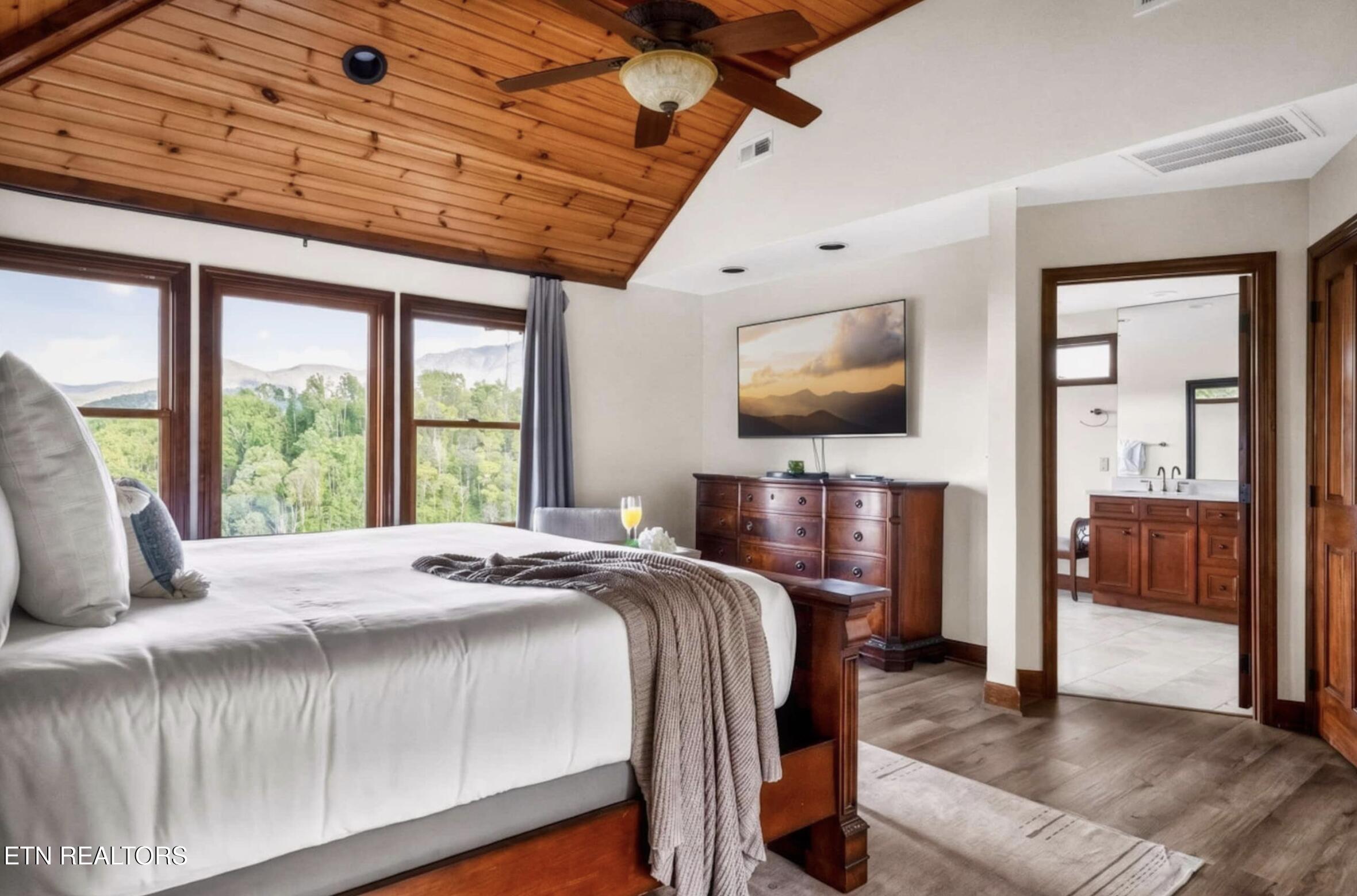 811 Sourwood Drive Gatlinburg TN 37738