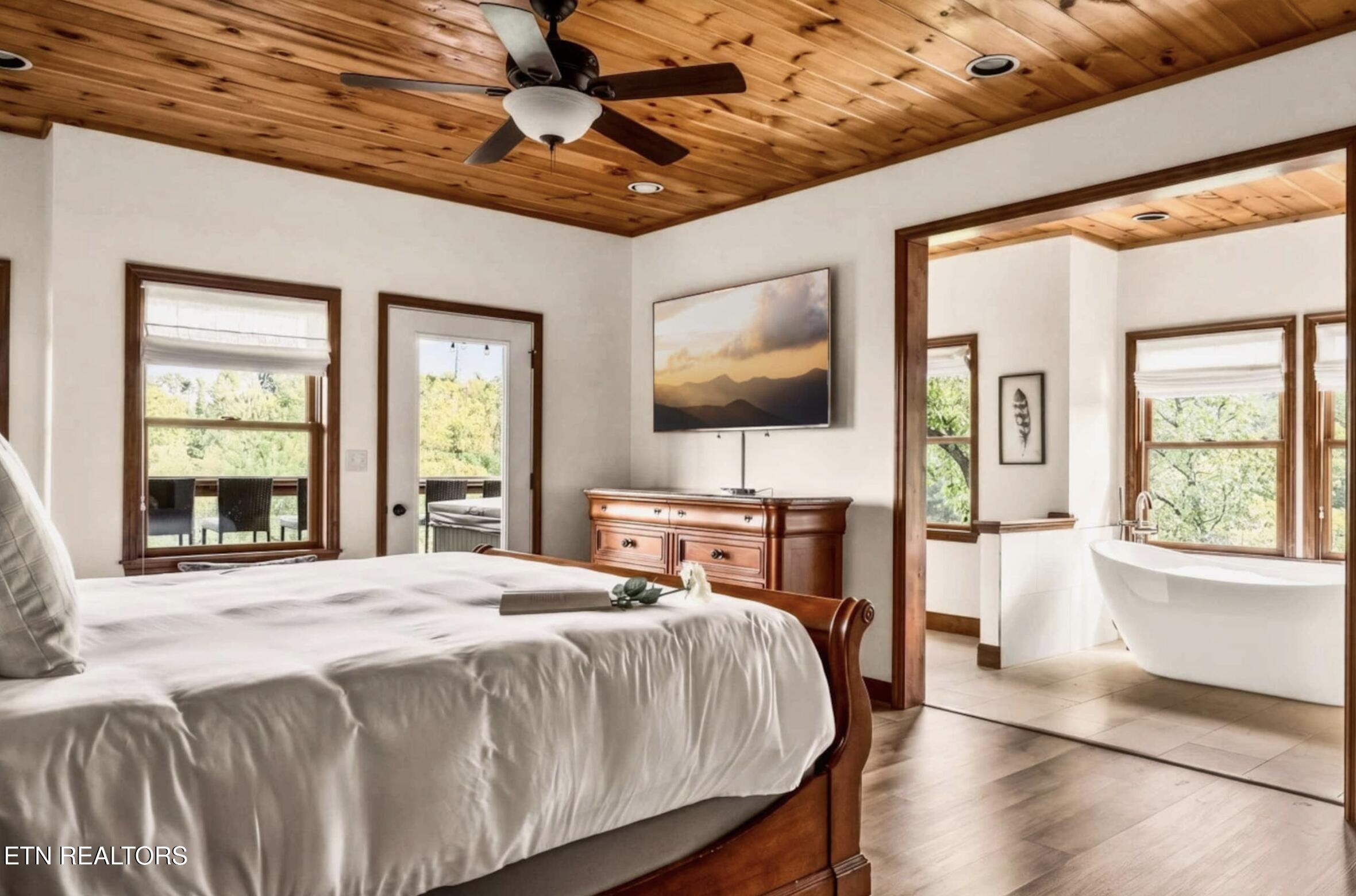 811 Sourwood Drive Gatlinburg TN 37738