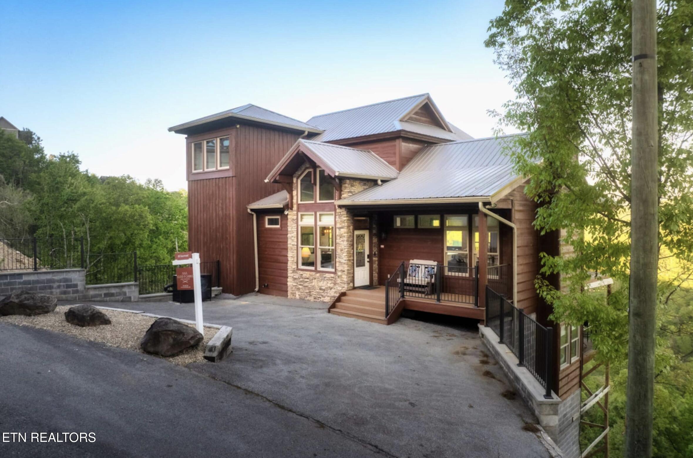 811 Sourwood Drive Gatlinburg TN 37738