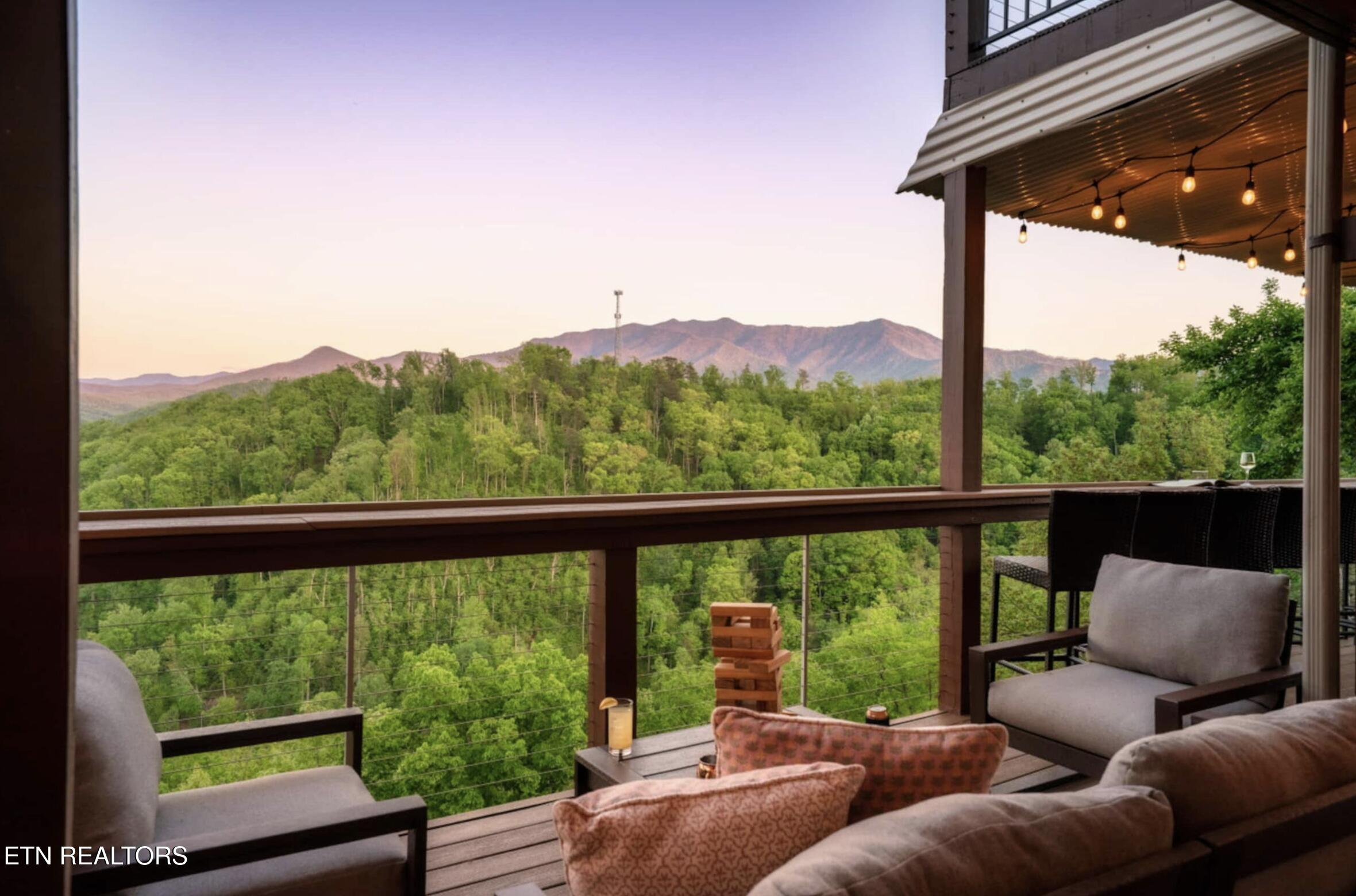811 Sourwood Drive Gatlinburg TN 37738