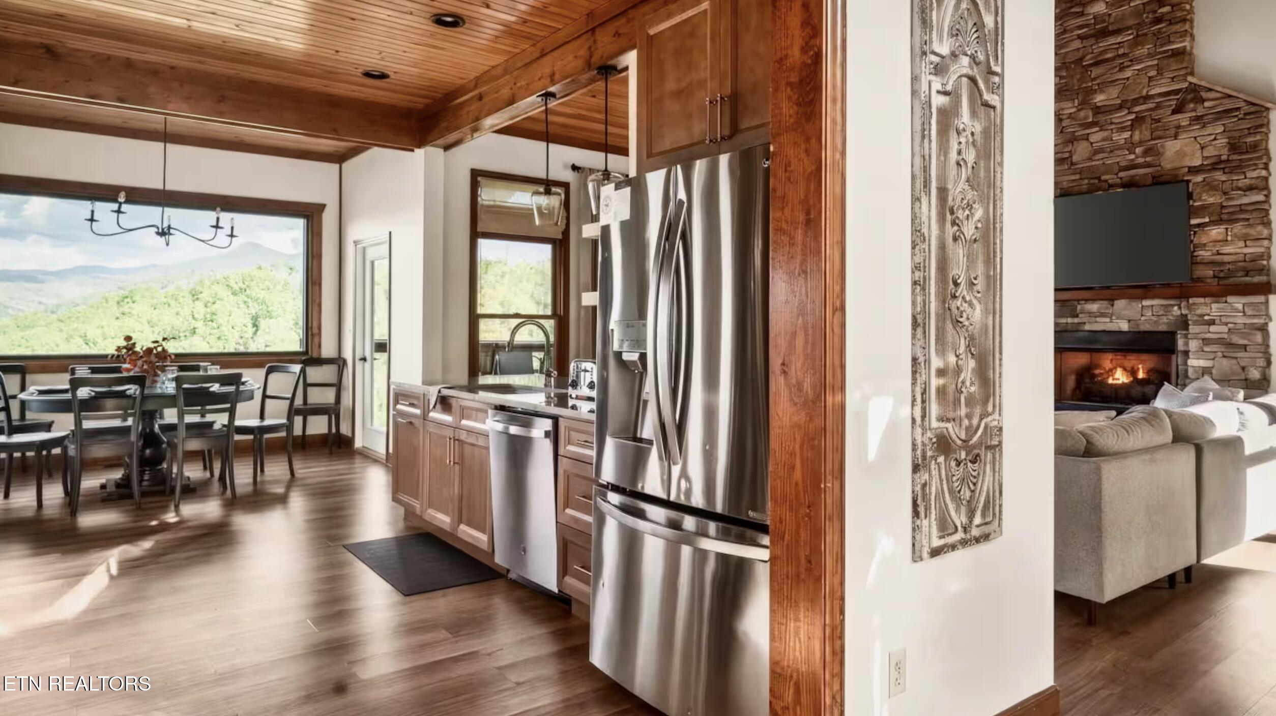 811 Sourwood Drive Gatlinburg TN 37738