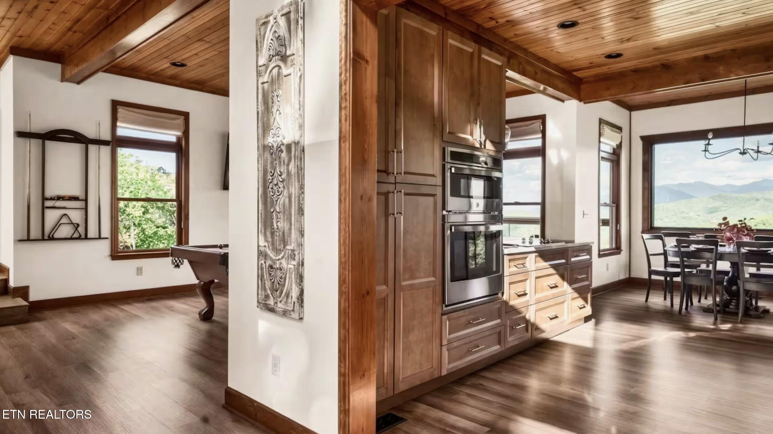 811 Sourwood Drive Gatlinburg TN 37738