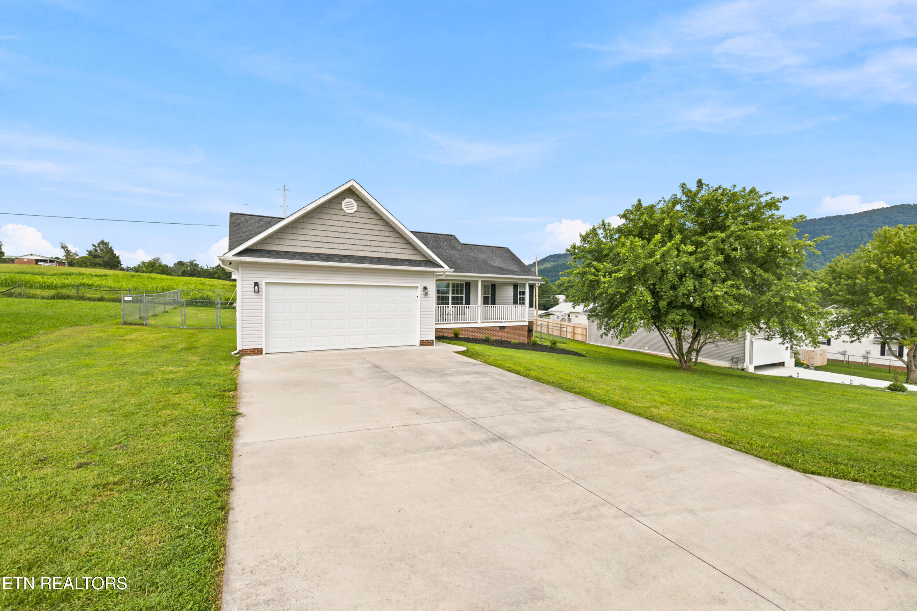 126 West Drive Lafollette TN 37766