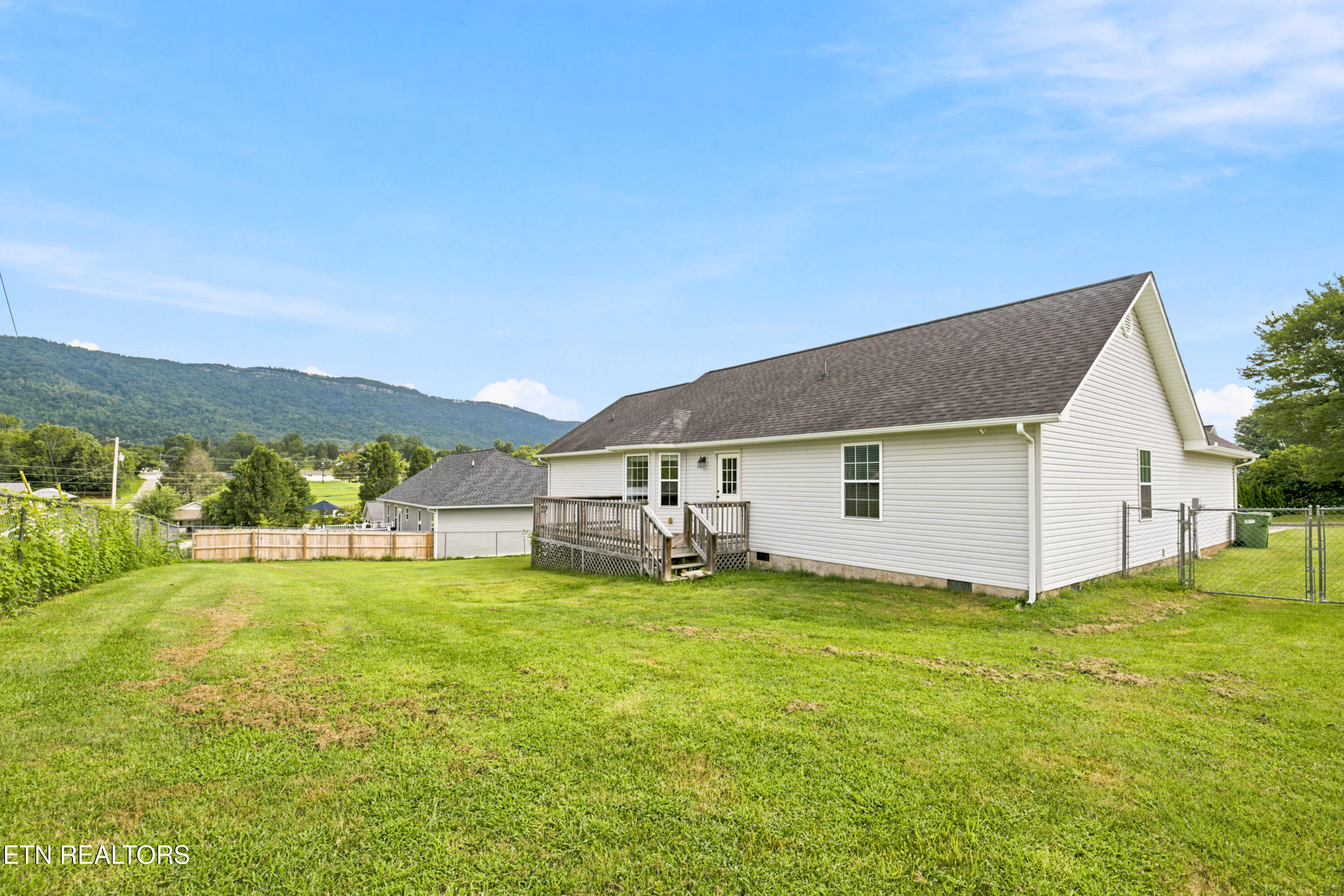 126 West Drive Lafollette TN 37766