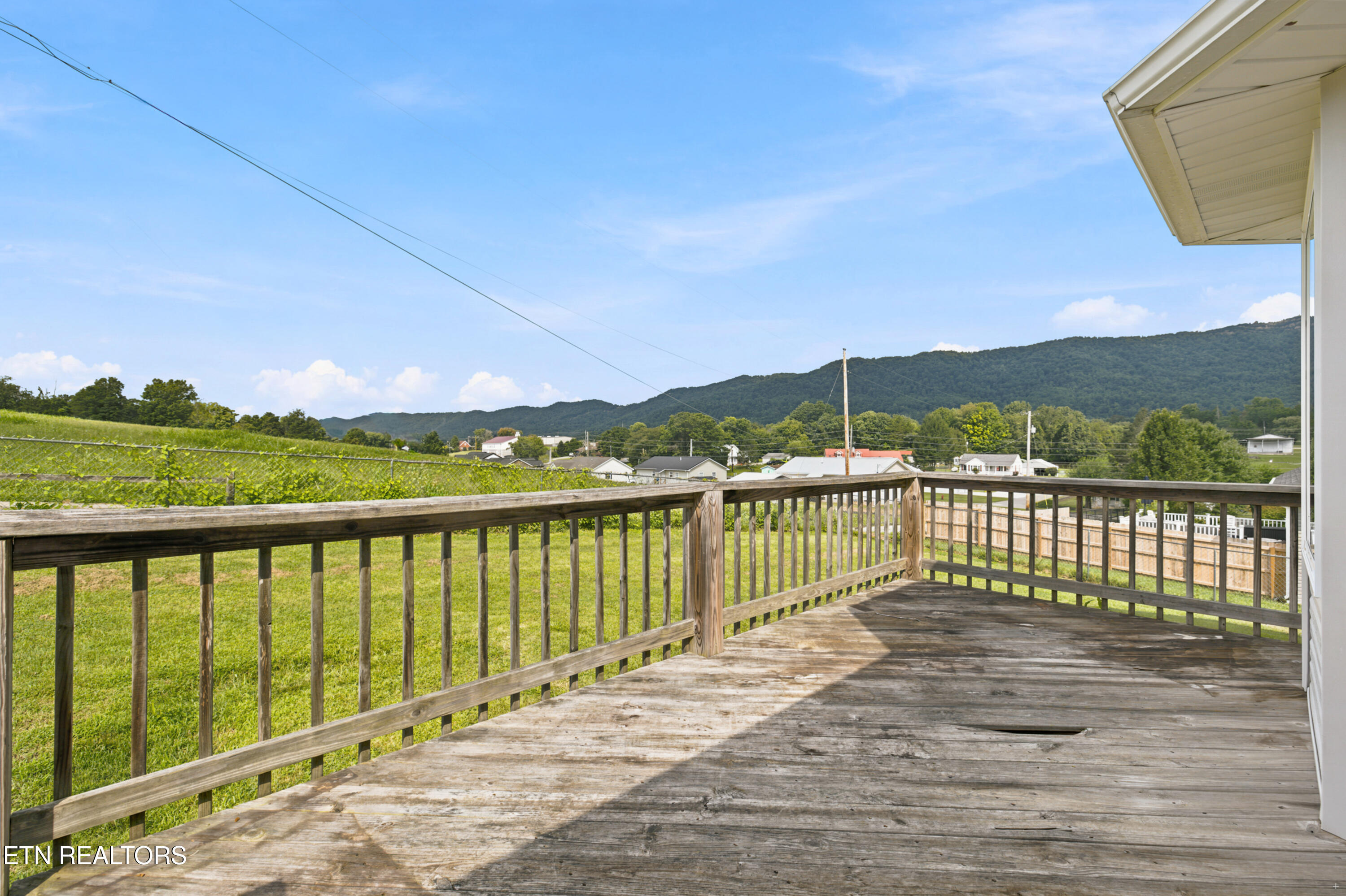 126 West Drive Lafollette TN 37766