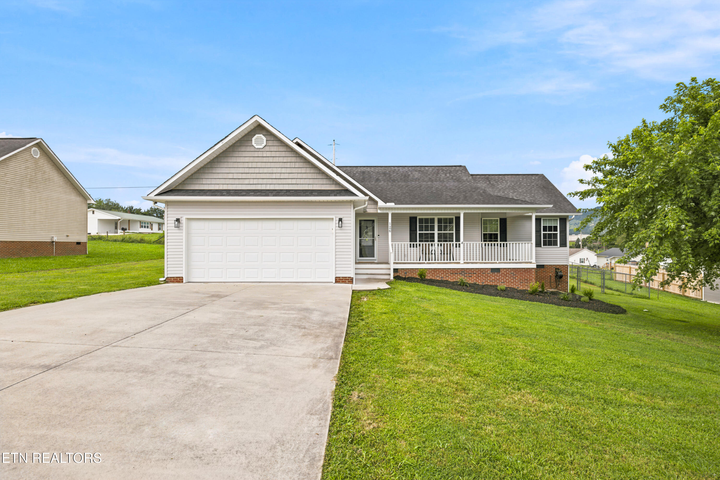 126 West Drive Lafollette TN 37766