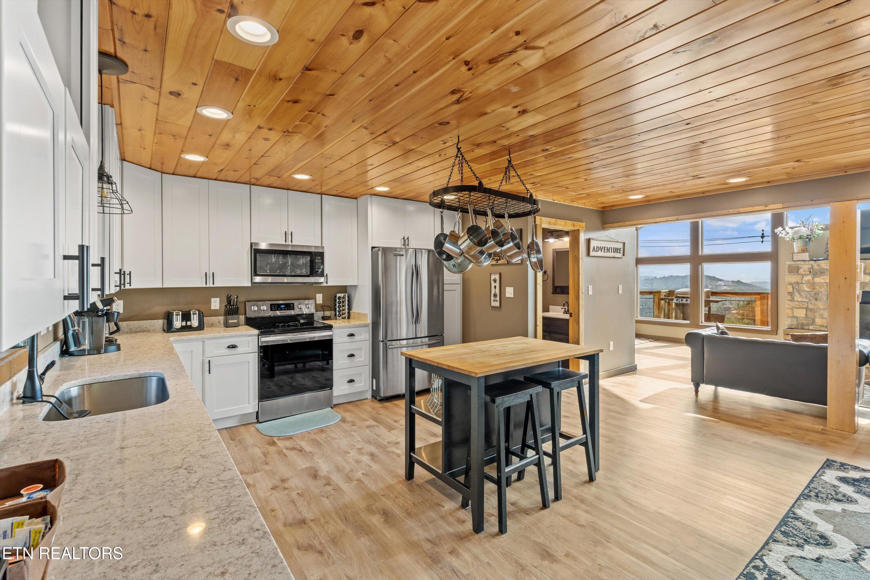 622 Wiley Oakley Drive Gatlinburg TN 37738