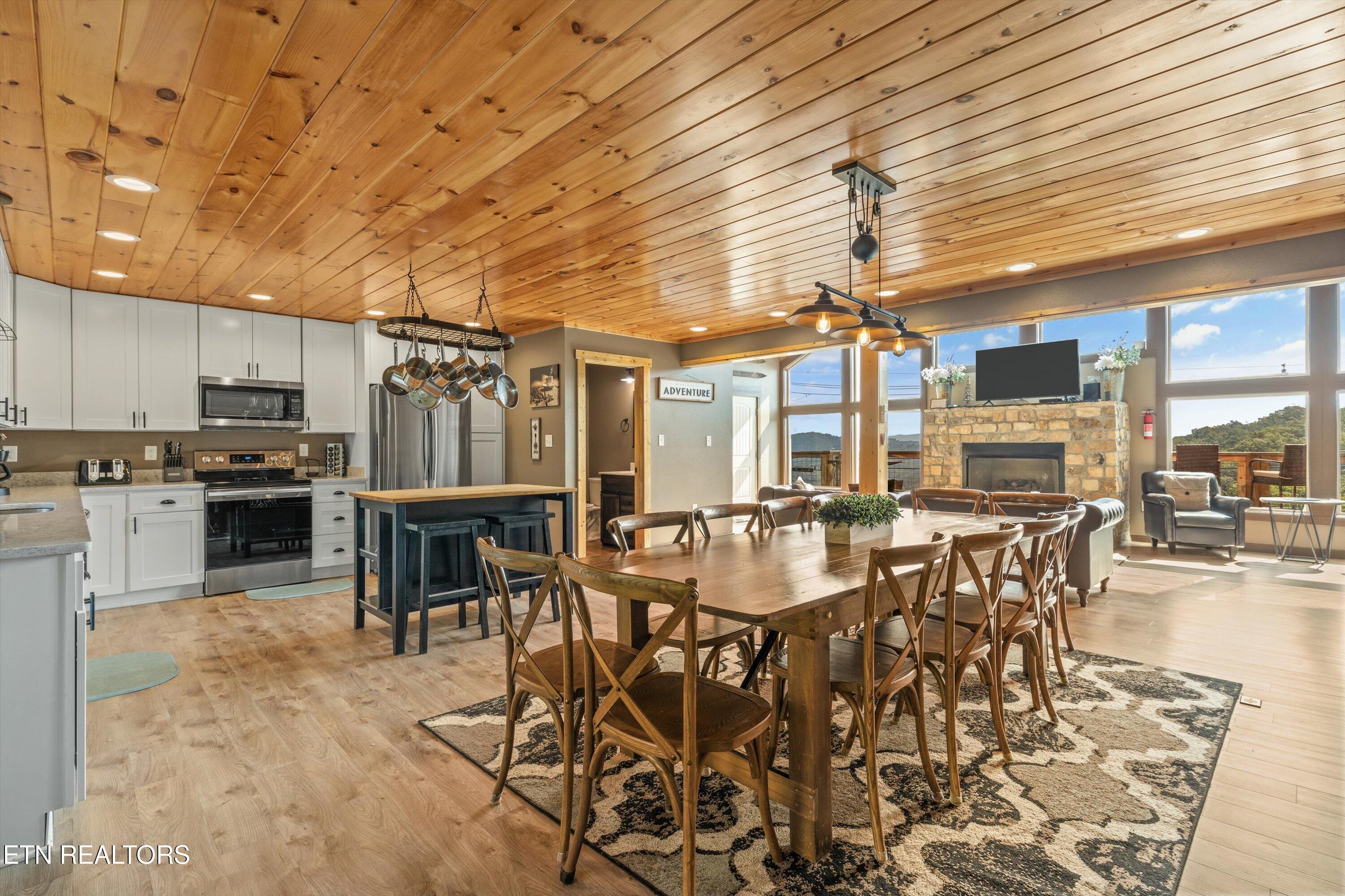 622 Wiley Oakley Drive Gatlinburg TN 37738