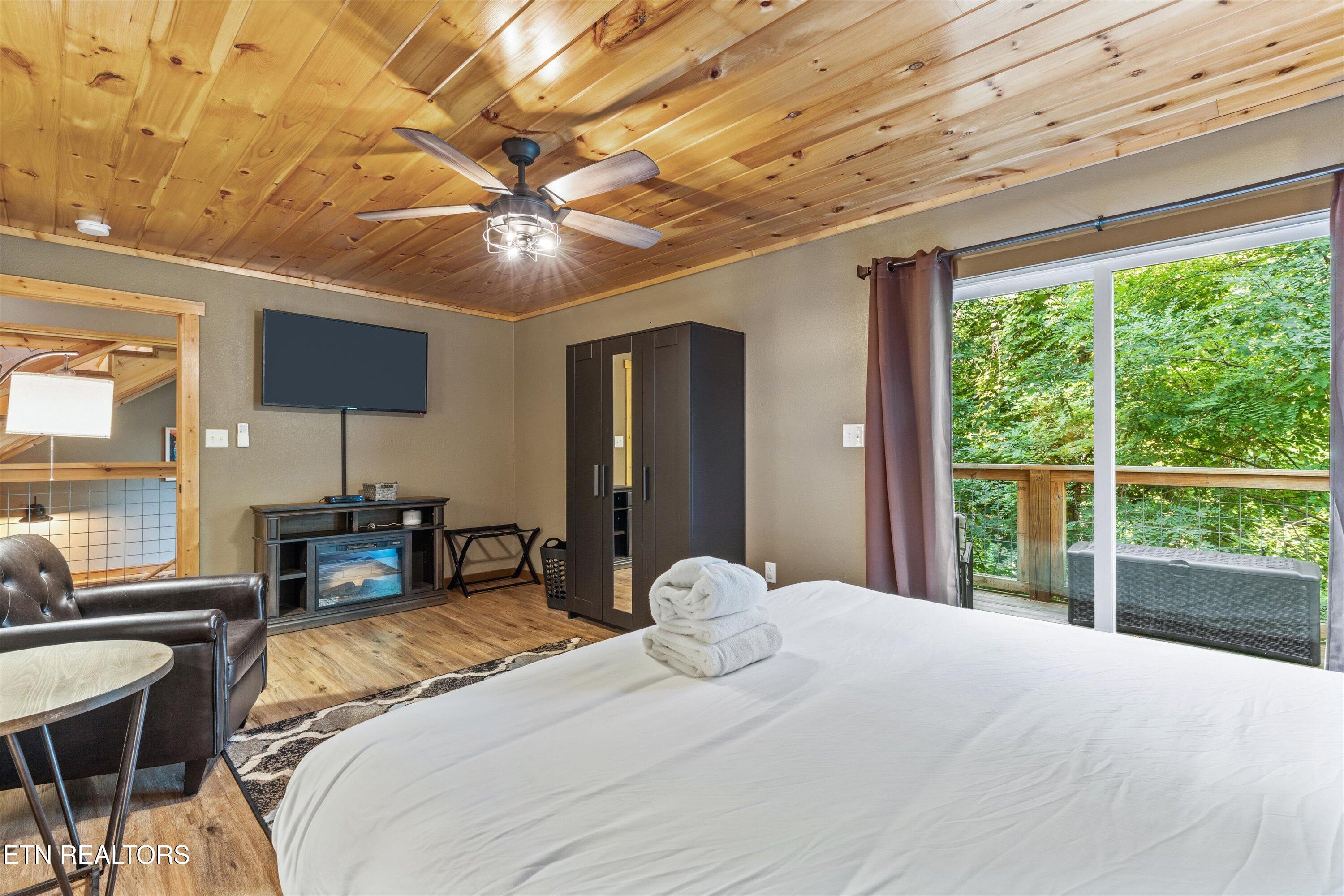 622 Wiley Oakley Drive Gatlinburg TN 37738