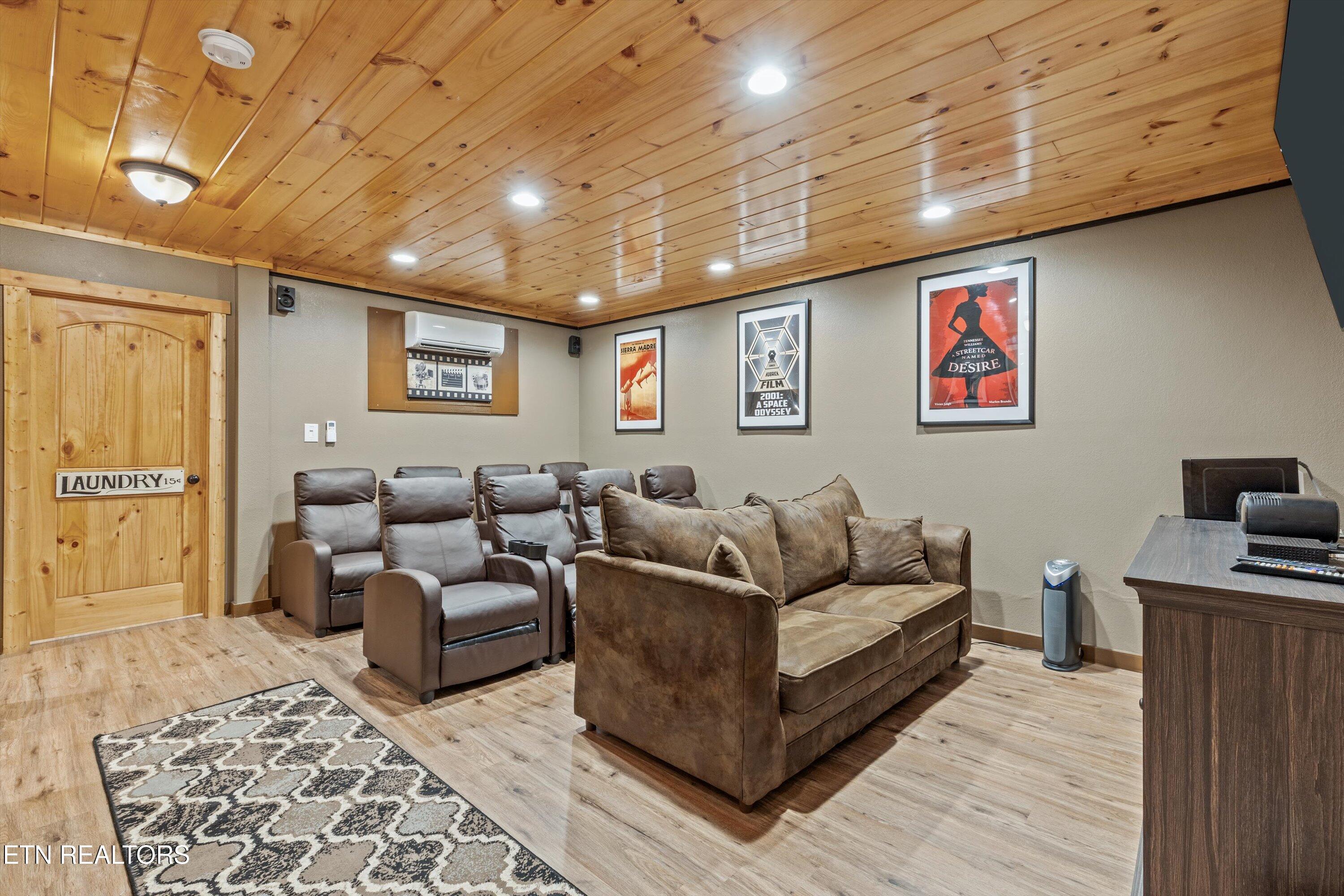 622 Wiley Oakley Drive Gatlinburg TN 37738