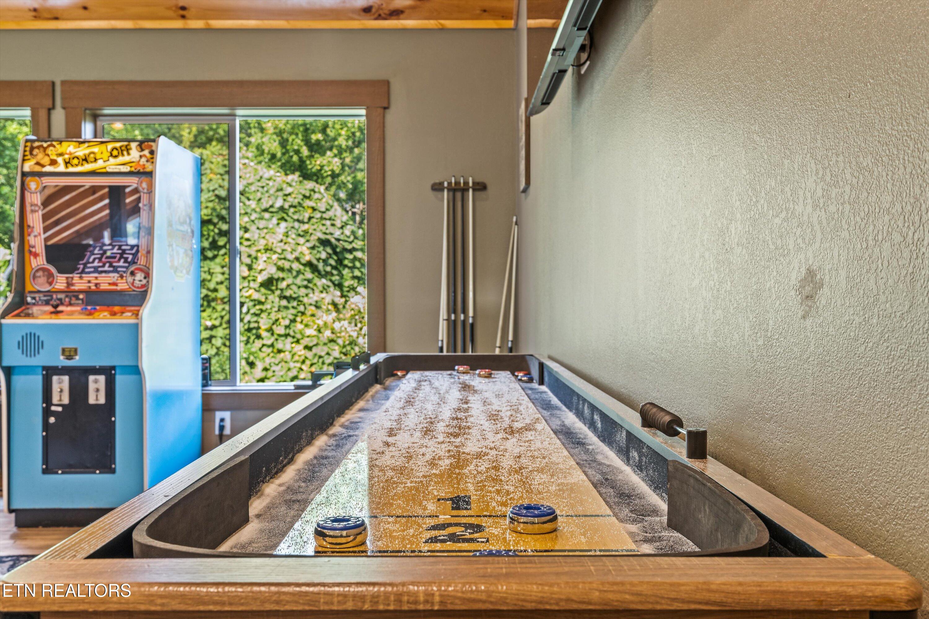 622 Wiley Oakley Drive Gatlinburg TN 37738