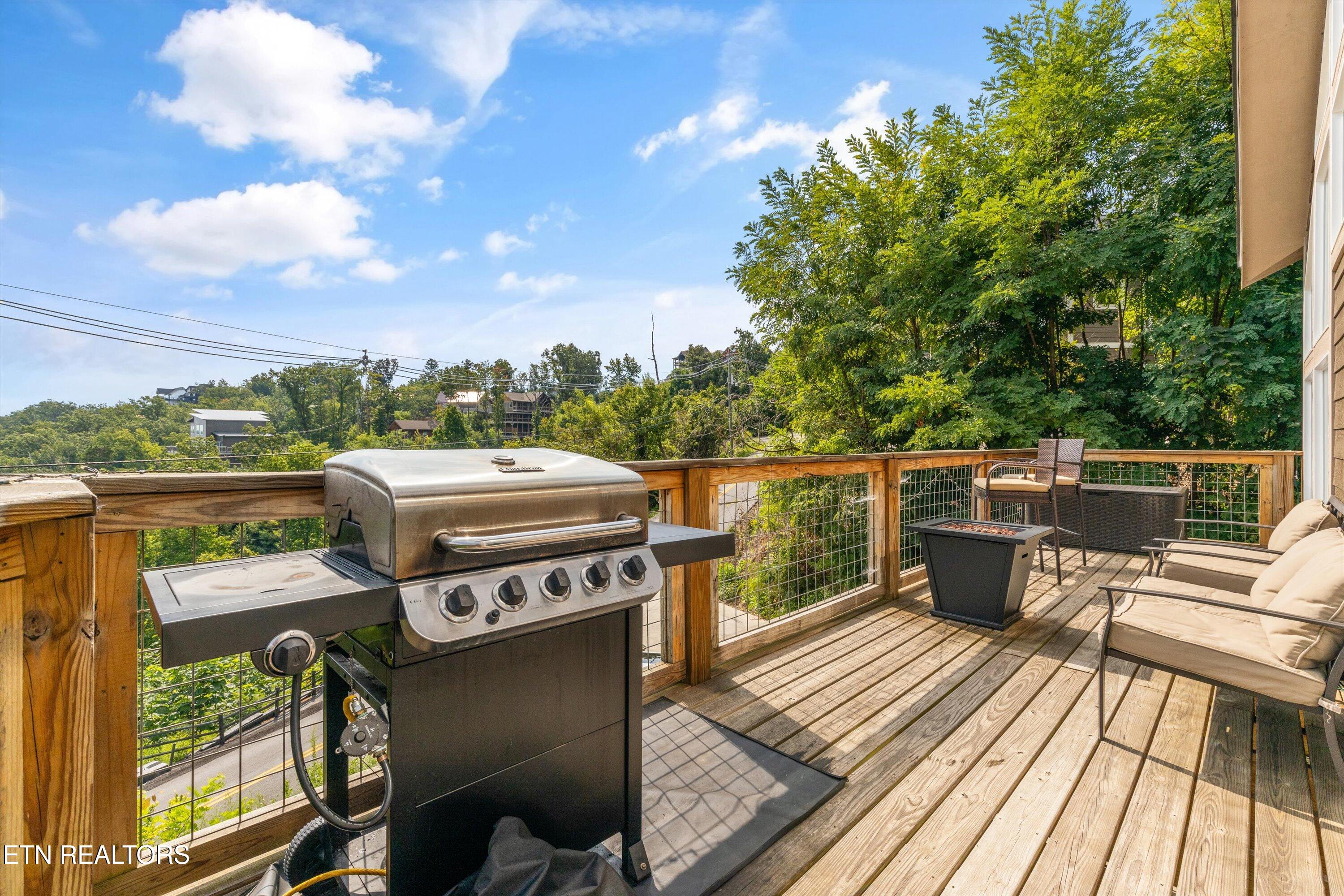 622 Wiley Oakley Drive Gatlinburg TN 37738