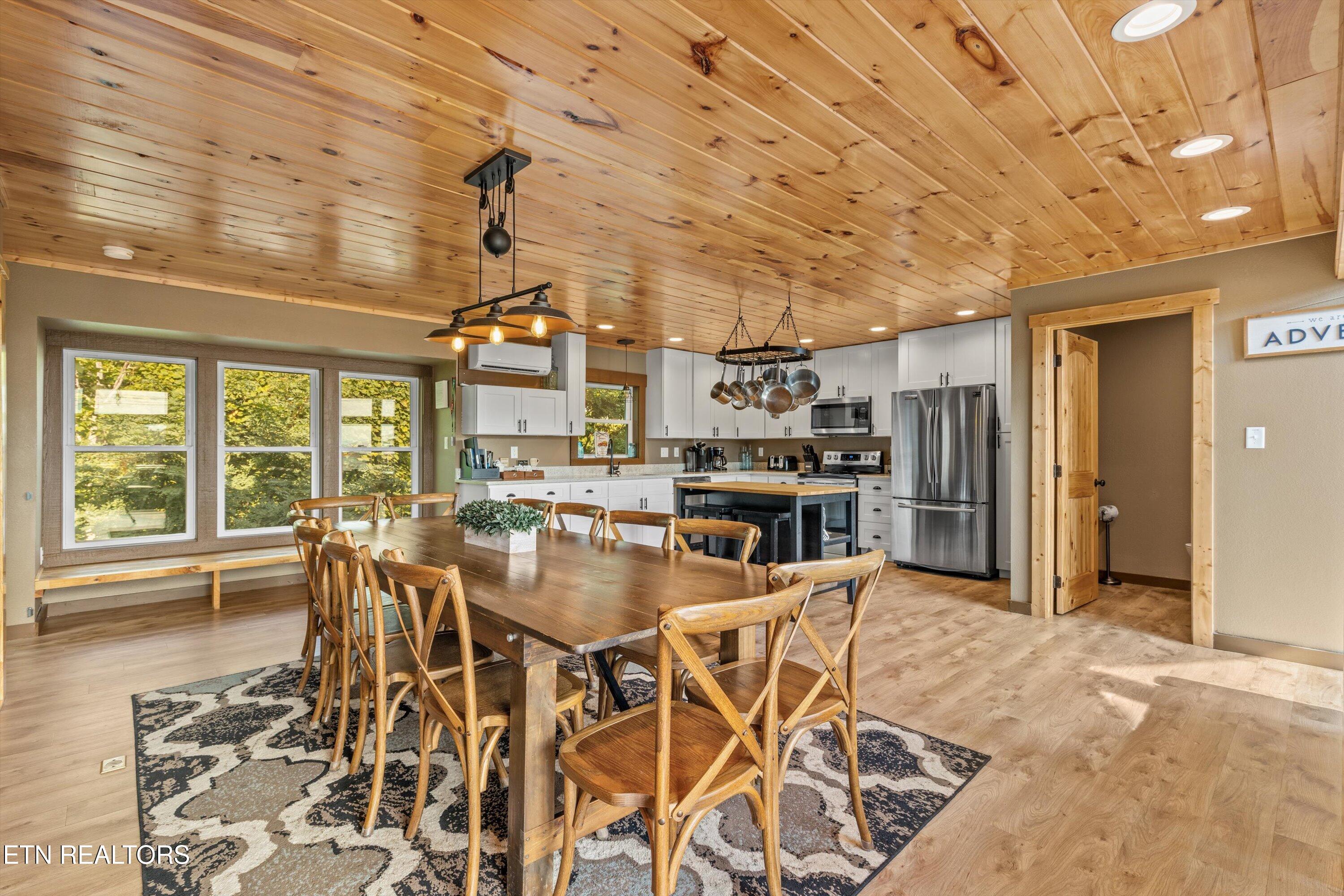 622 Wiley Oakley Drive Gatlinburg TN 37738