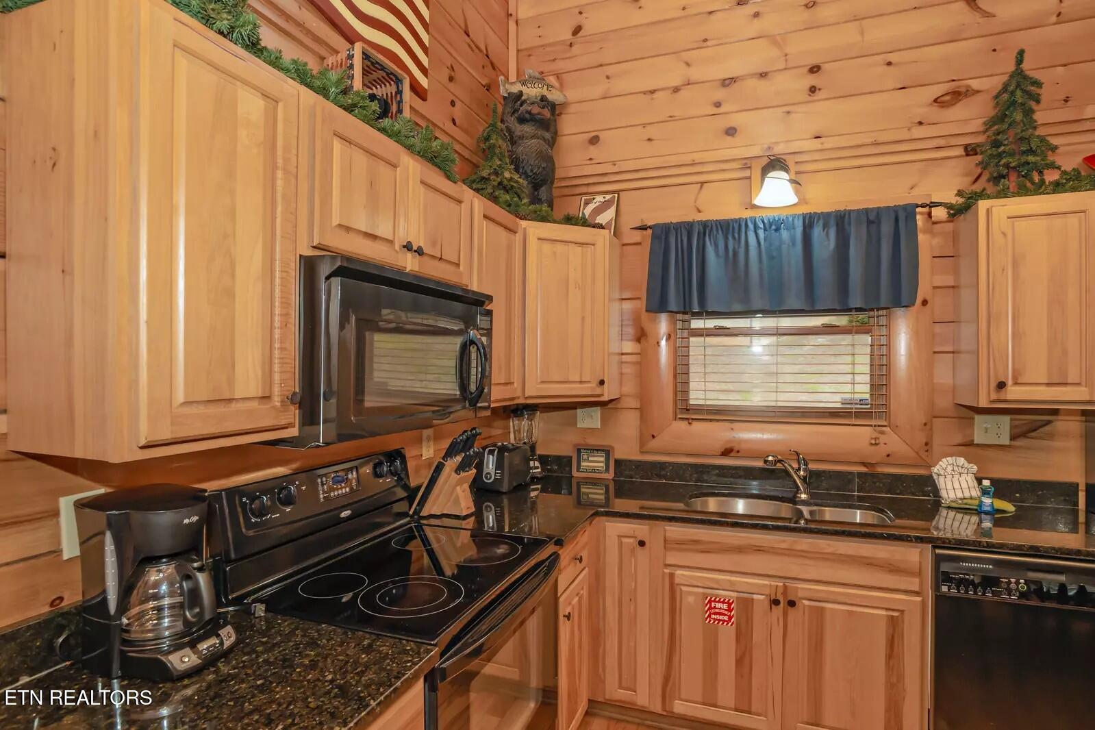 1928 Bear Creek Falls Way Sevierville TN 37862