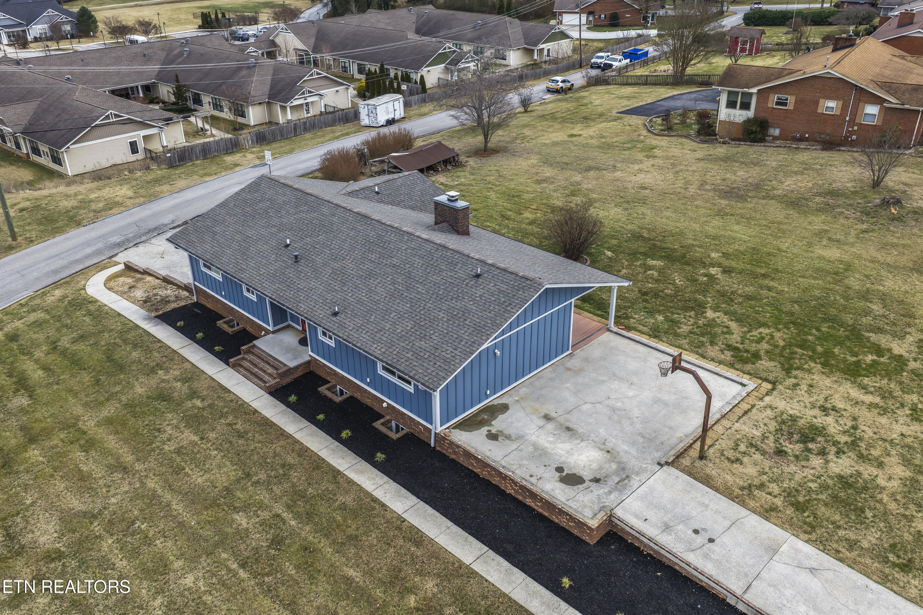 2572 Sevierville Road Maryville TN 37804
