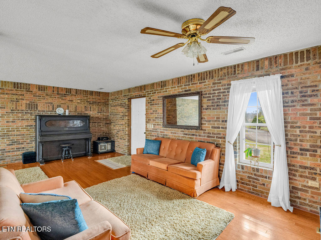 1000 Grandview Drive Lenoir City TN 37772