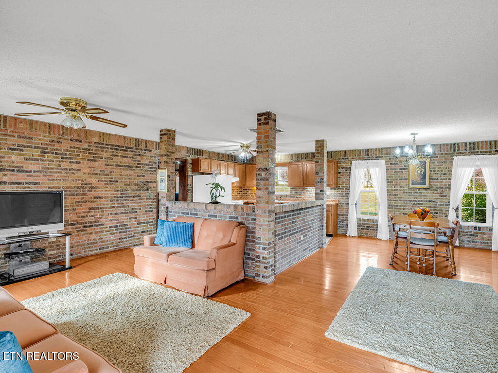 1000 Grandview Drive Lenoir City TN 37772