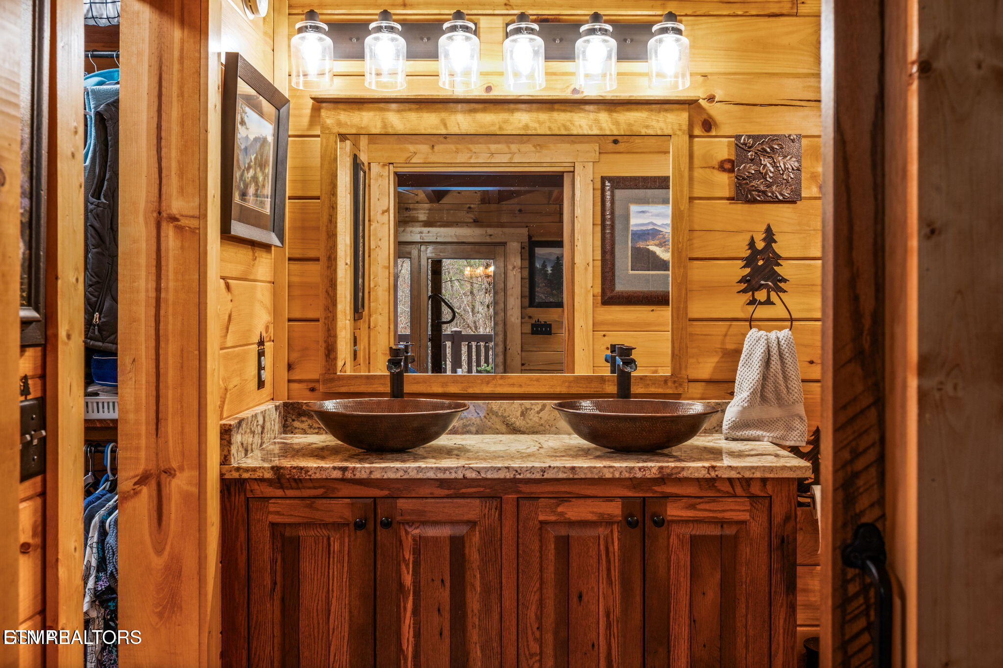 1903 Waters End Road Walland TN 37886