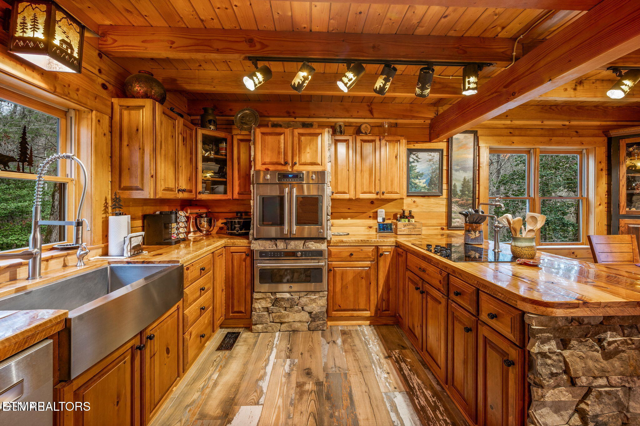 1903 Waters End Road Walland TN 37886