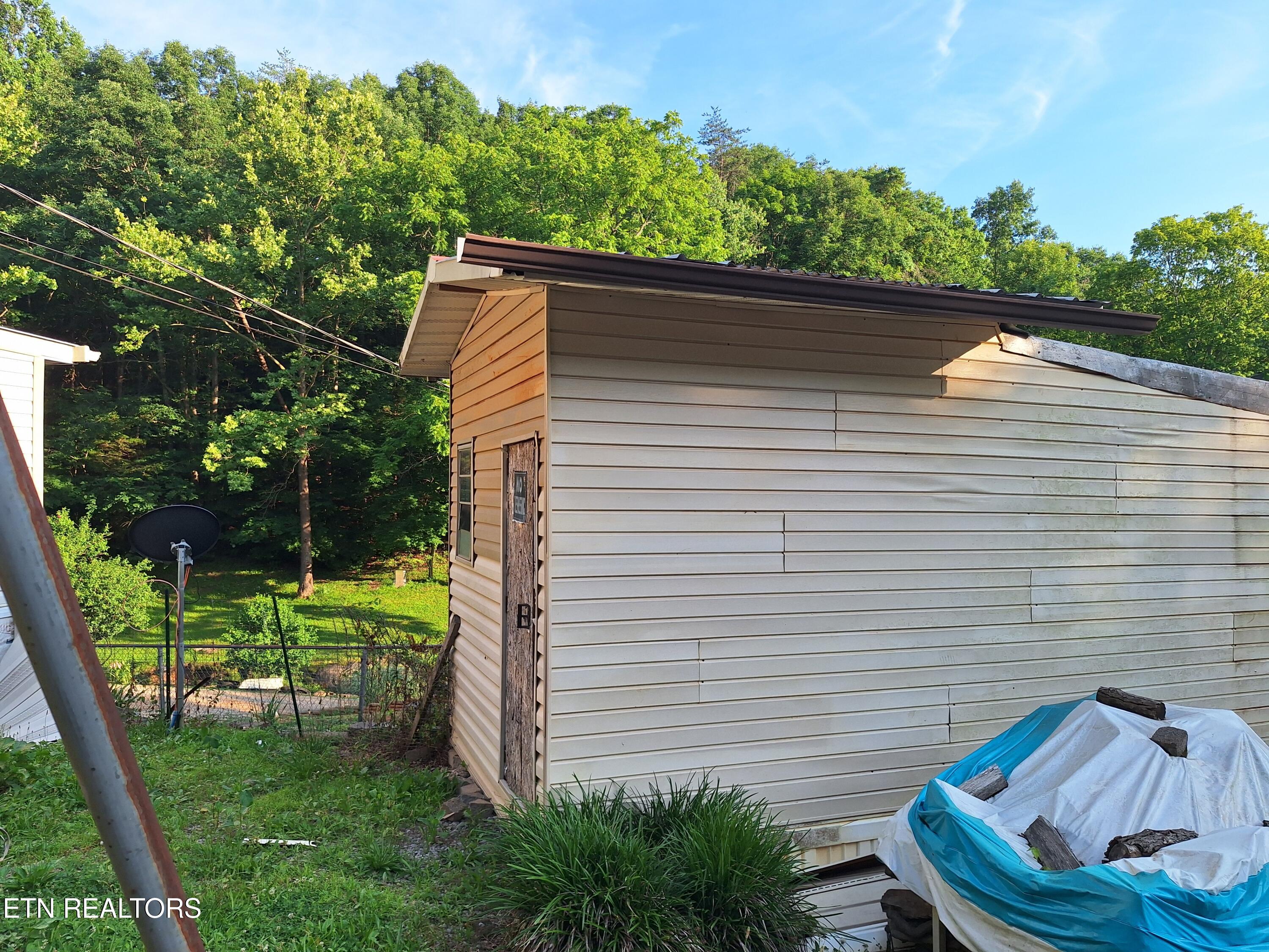 948 Wilson Station Road Englewood TN 37329