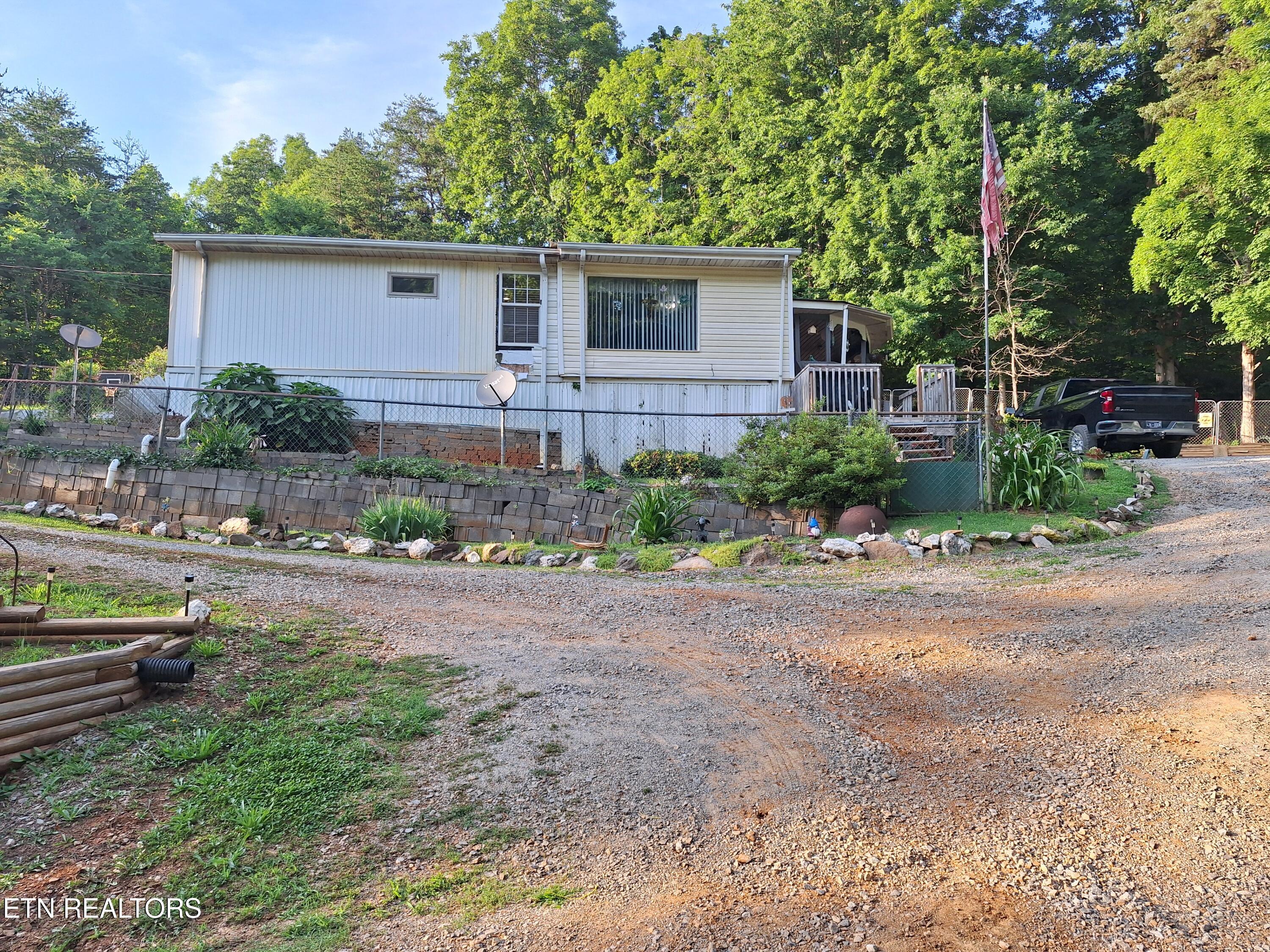 948 Wilson Station Road Englewood TN 37329