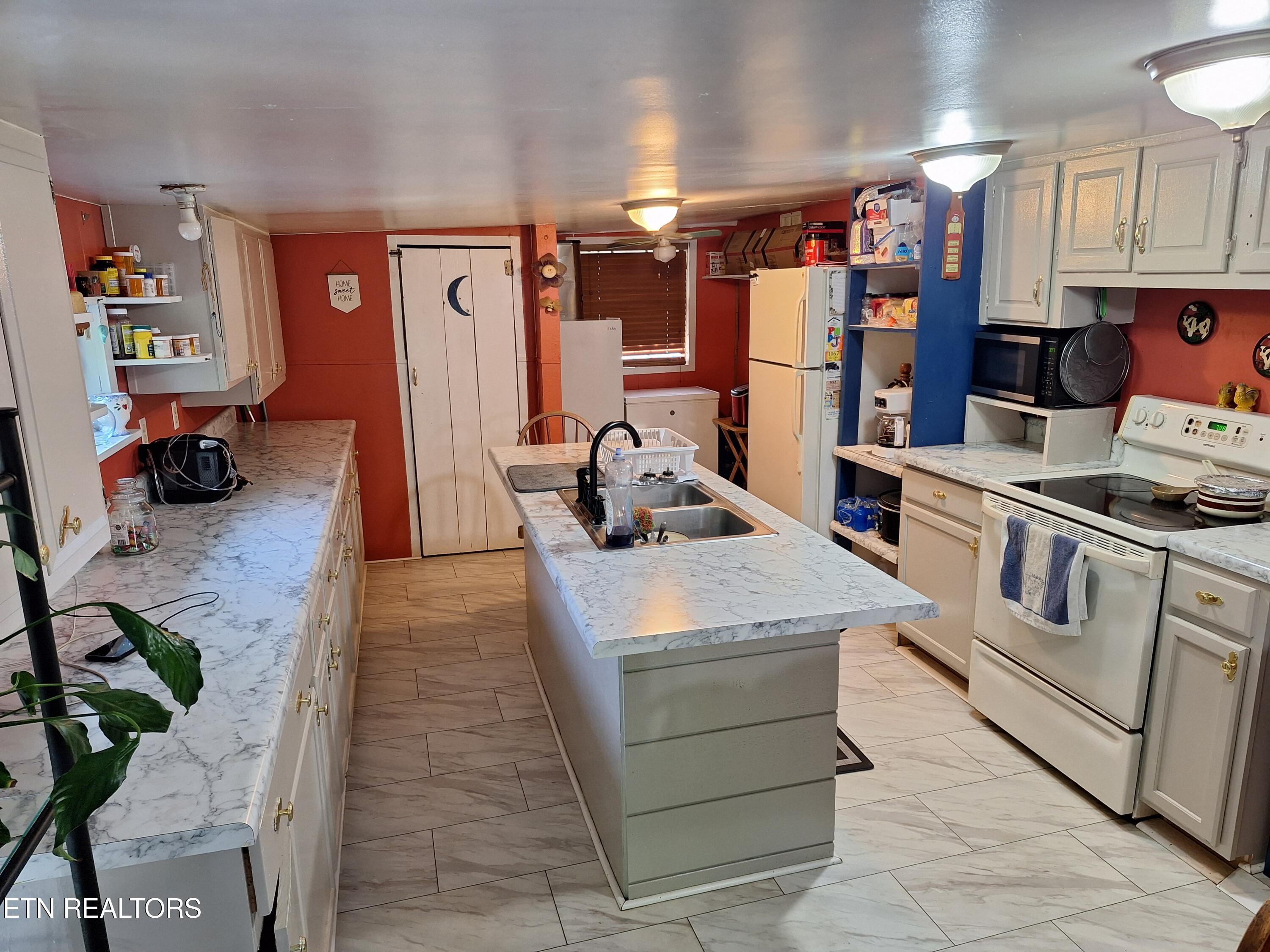 948 Wilson Station Road Englewood TN 37329