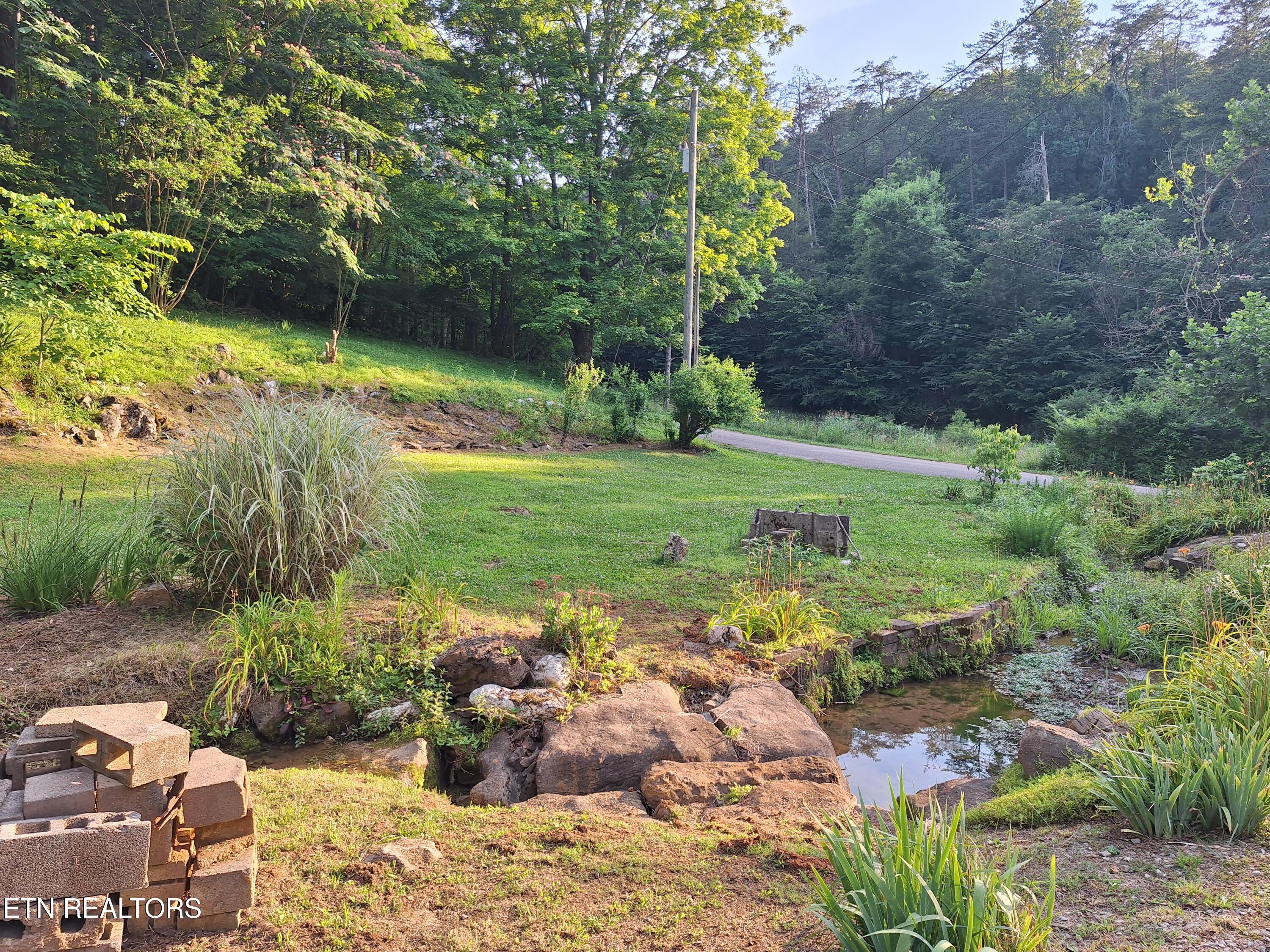 948 Wilson Station Road Englewood TN 37329