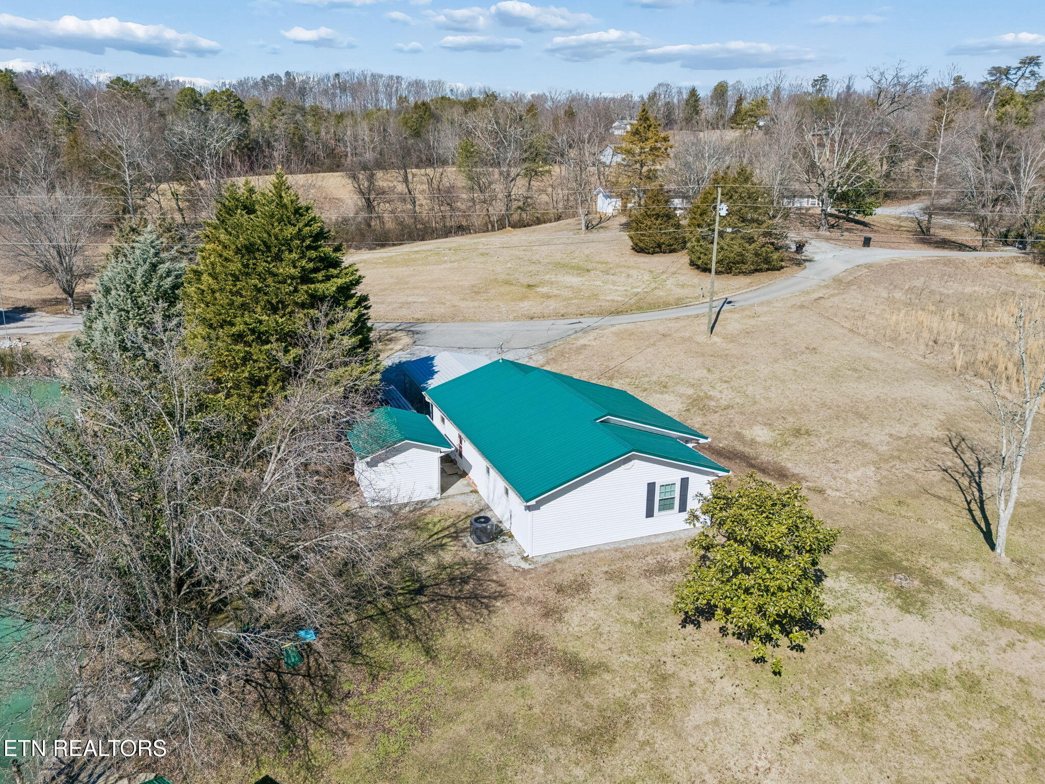 123 Jerry Cardin Lane Friendsville TN 37737