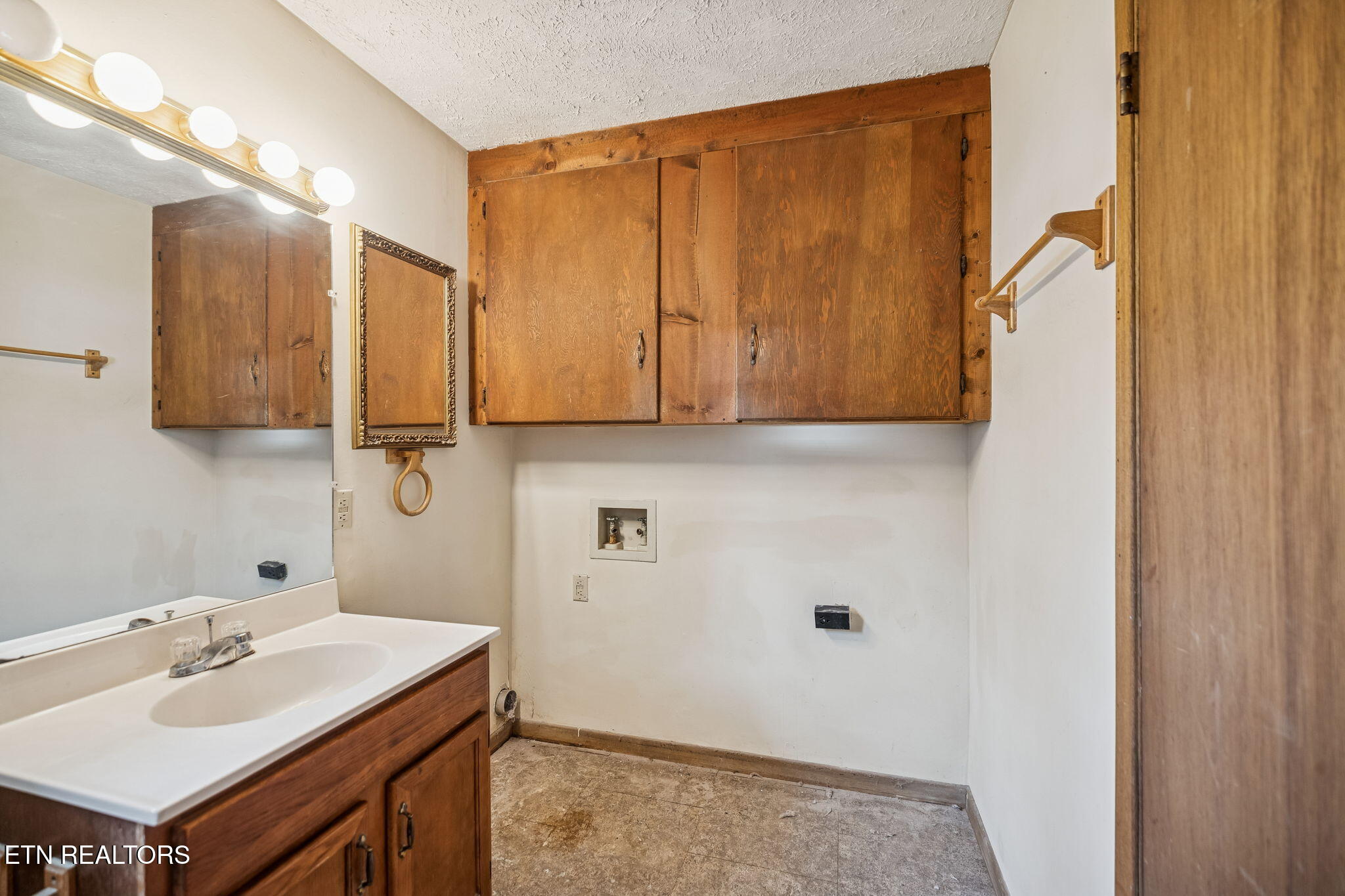 123 Jerry Cardin Lane Friendsville TN 37737