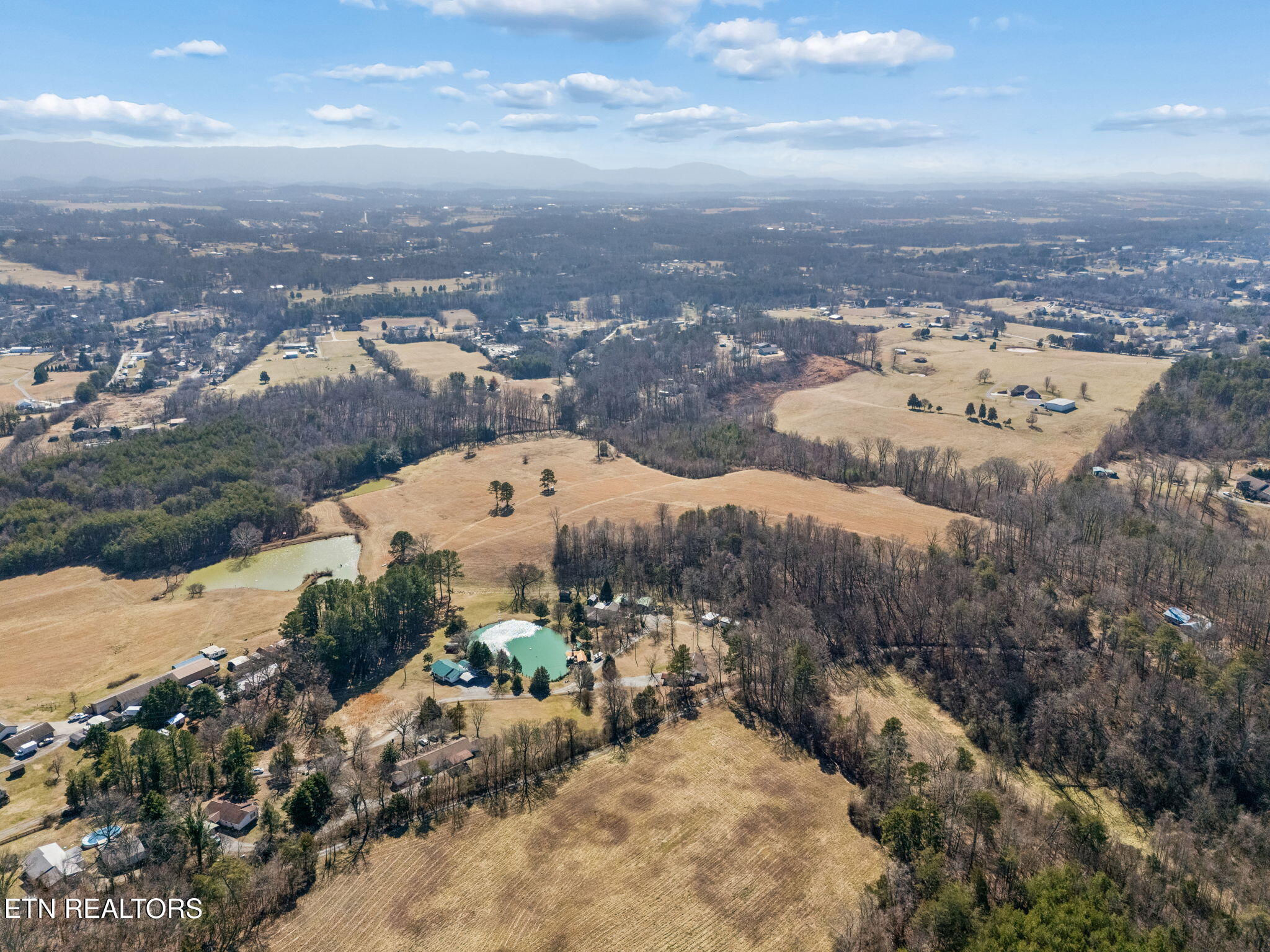 123 Jerry Cardin Lane Friendsville TN 37737