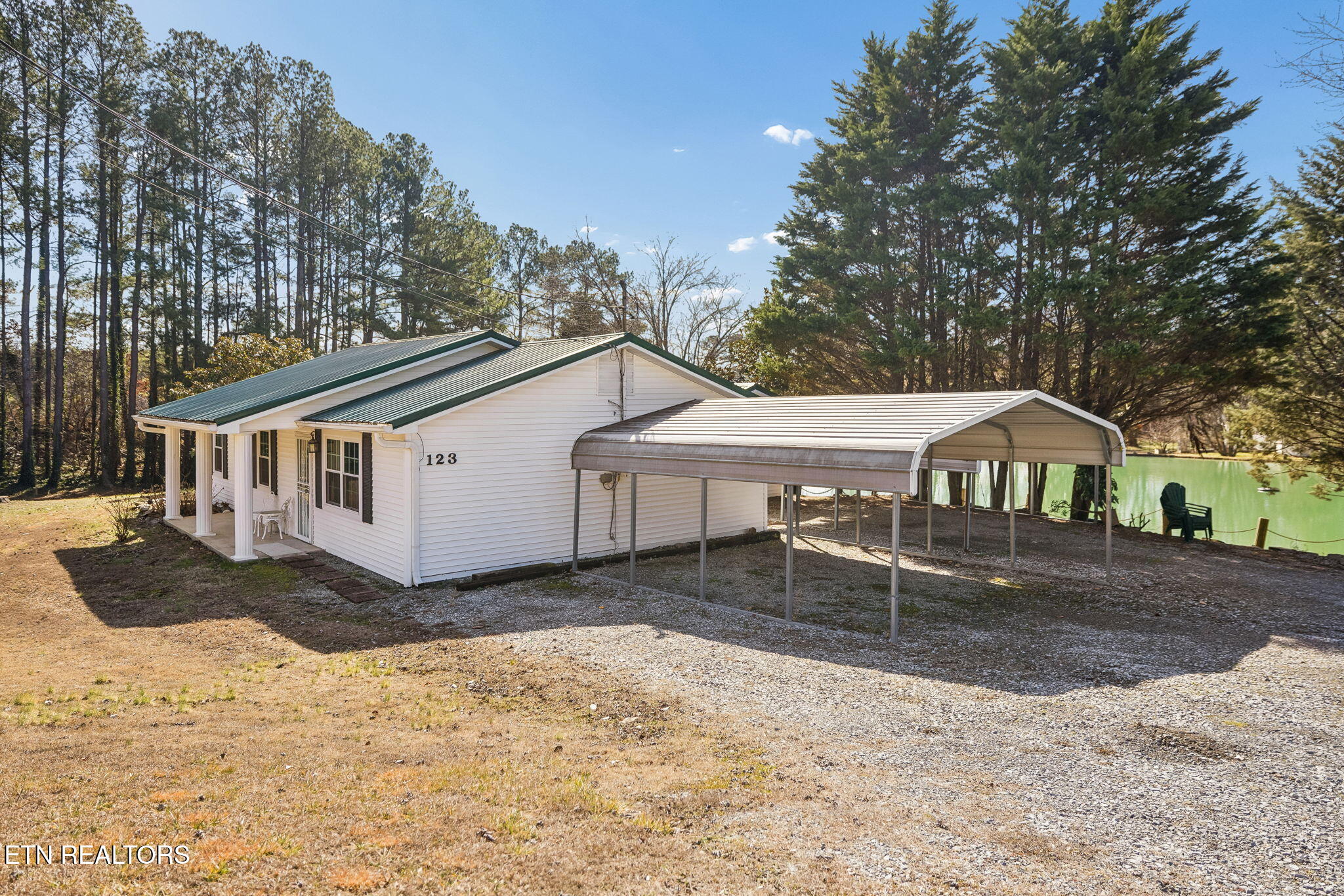 123 Jerry Cardin Lane Friendsville TN 37737