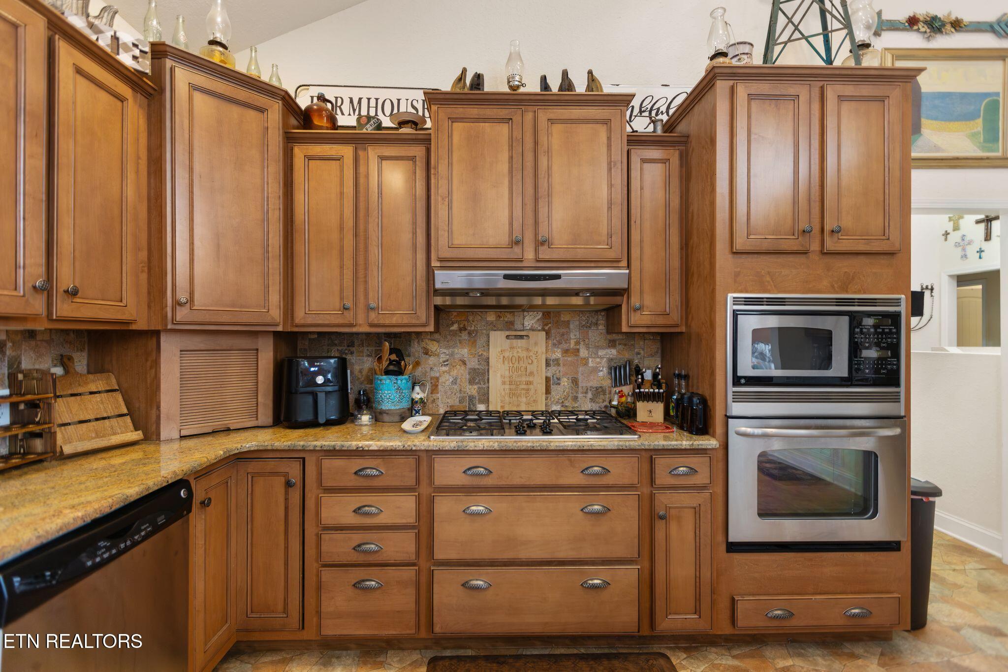 741 Clinch Valley Road Powder Springs TN 37848