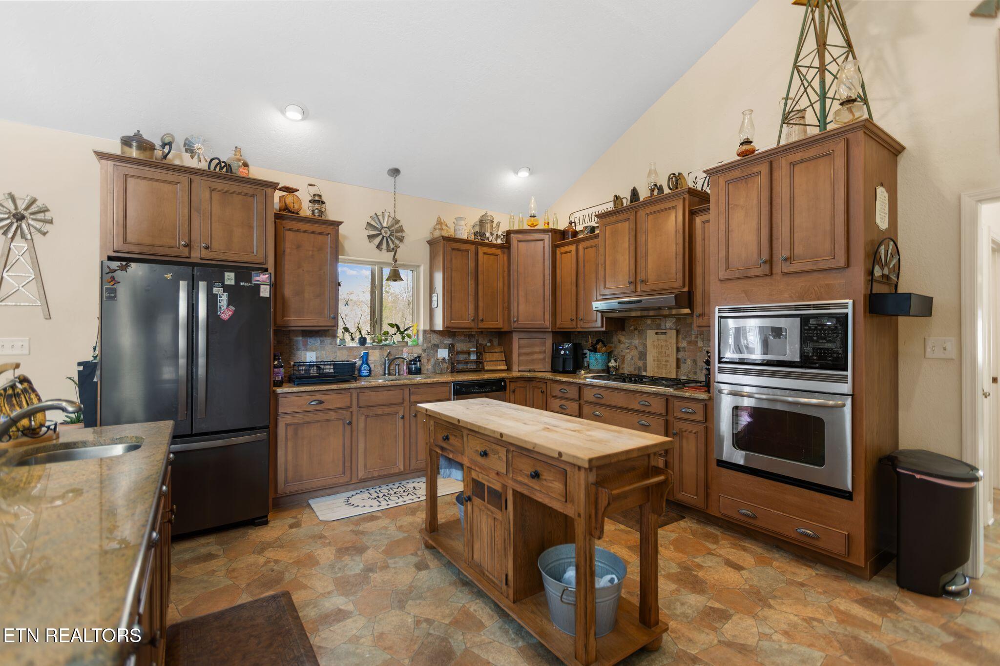 741 Clinch Valley Road Powder Springs TN 37848