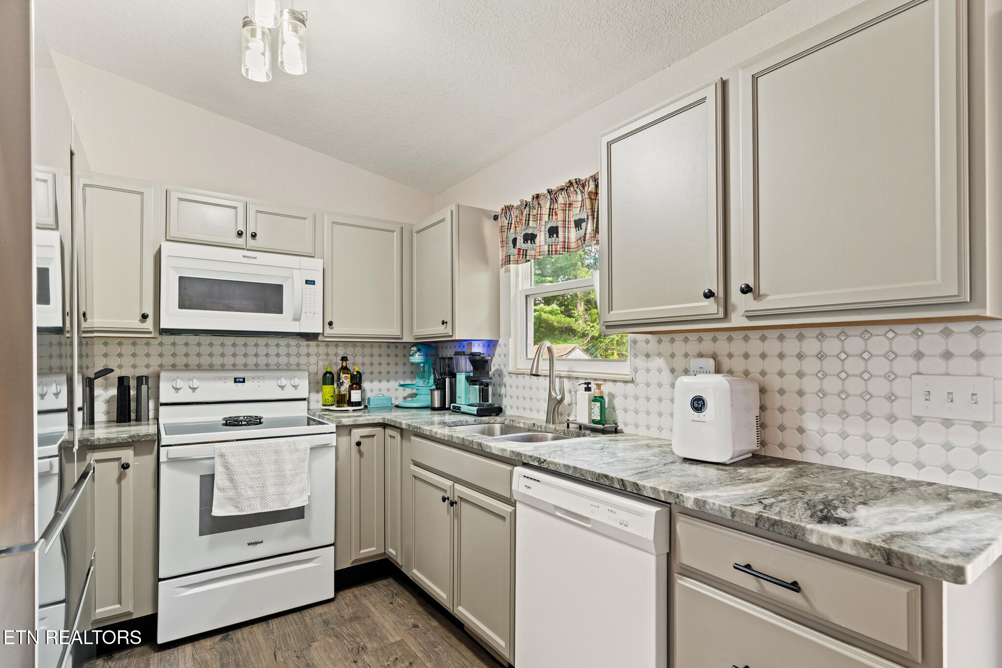 2360 Pinewood Drive Maryville TN 37803