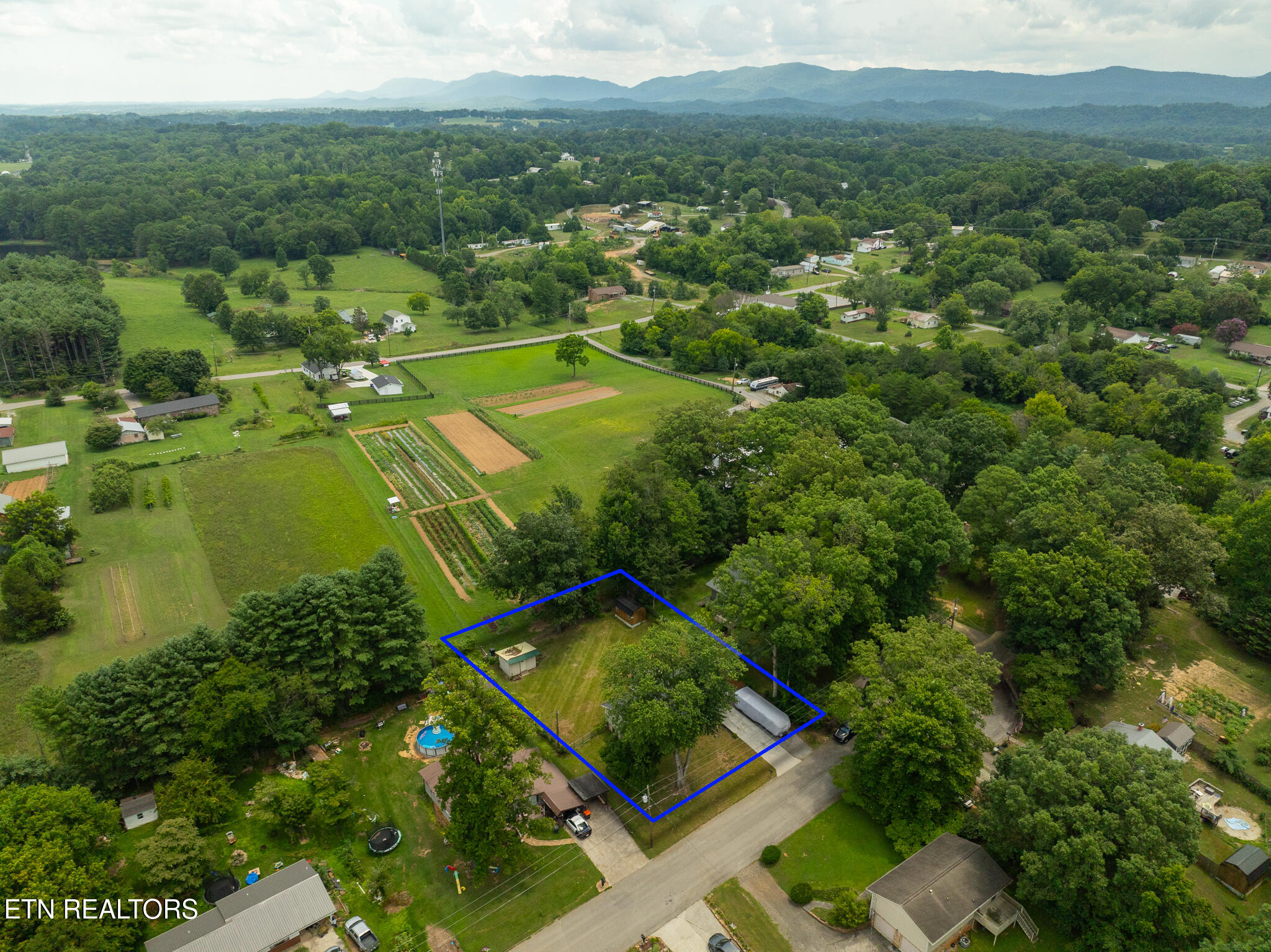 2360 Pinewood Drive Maryville TN 37803