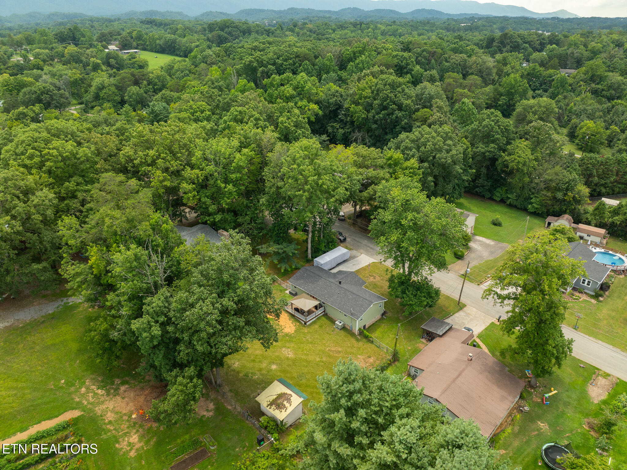 2360 Pinewood Drive Maryville TN 37803