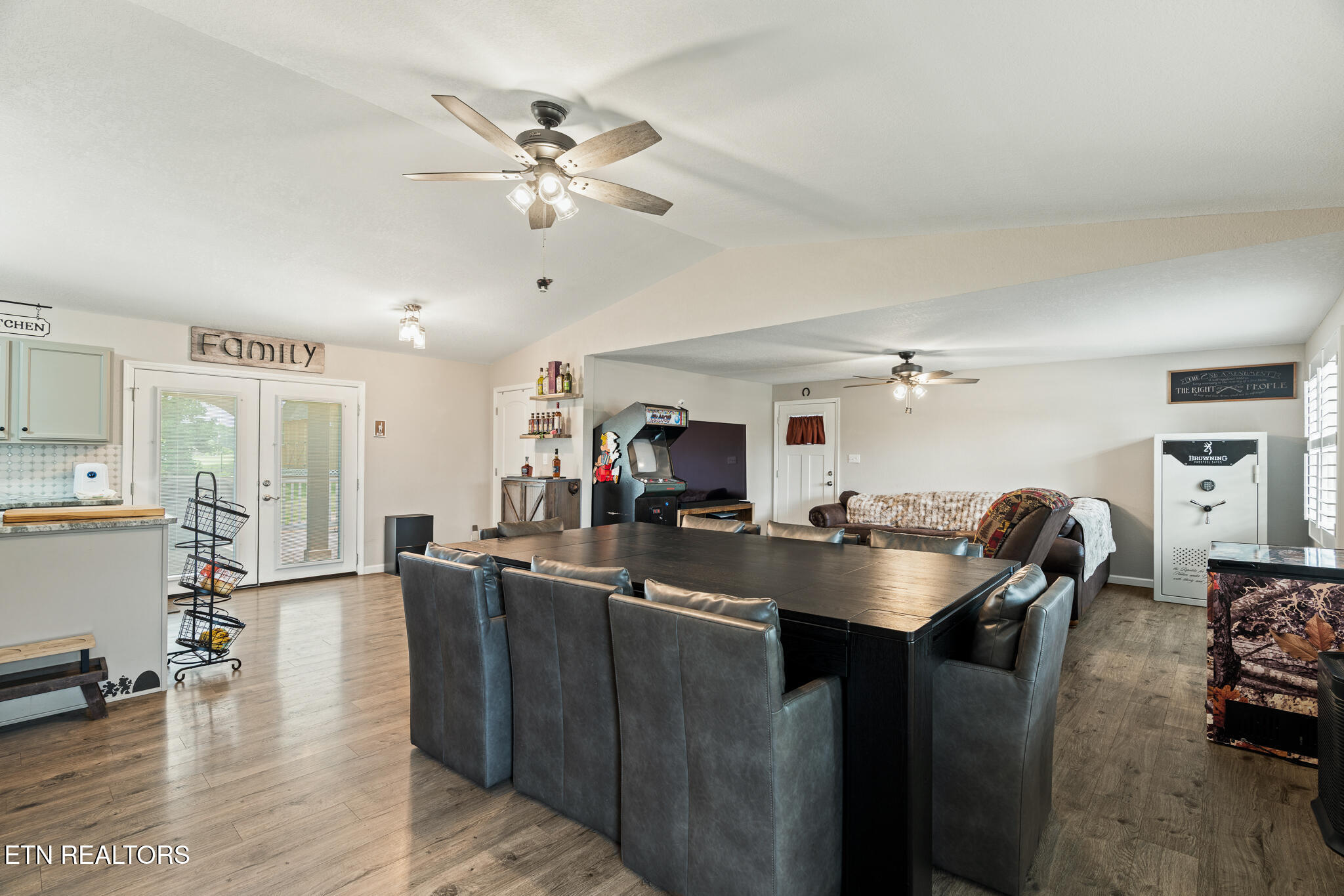 2360 Pinewood Drive Maryville TN 37803