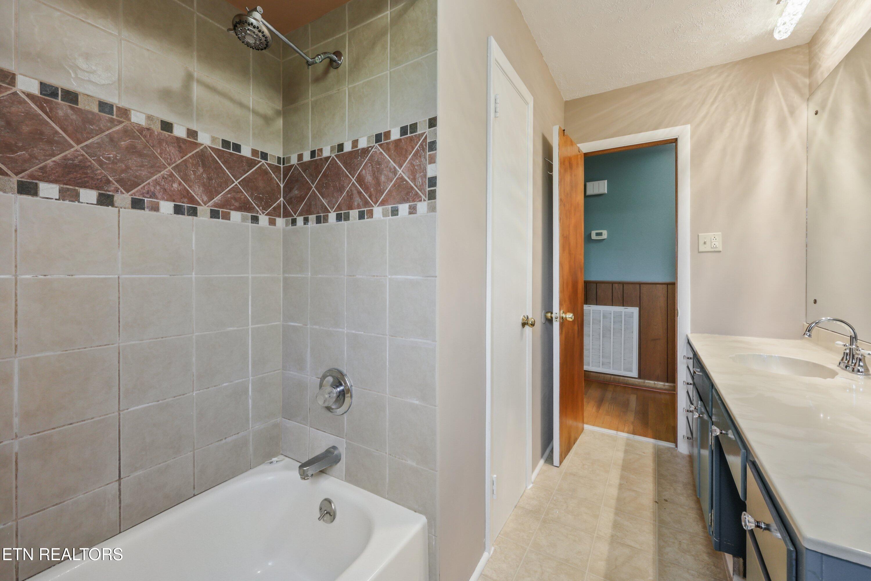 4418 NE Garden Knoxville TN 37918