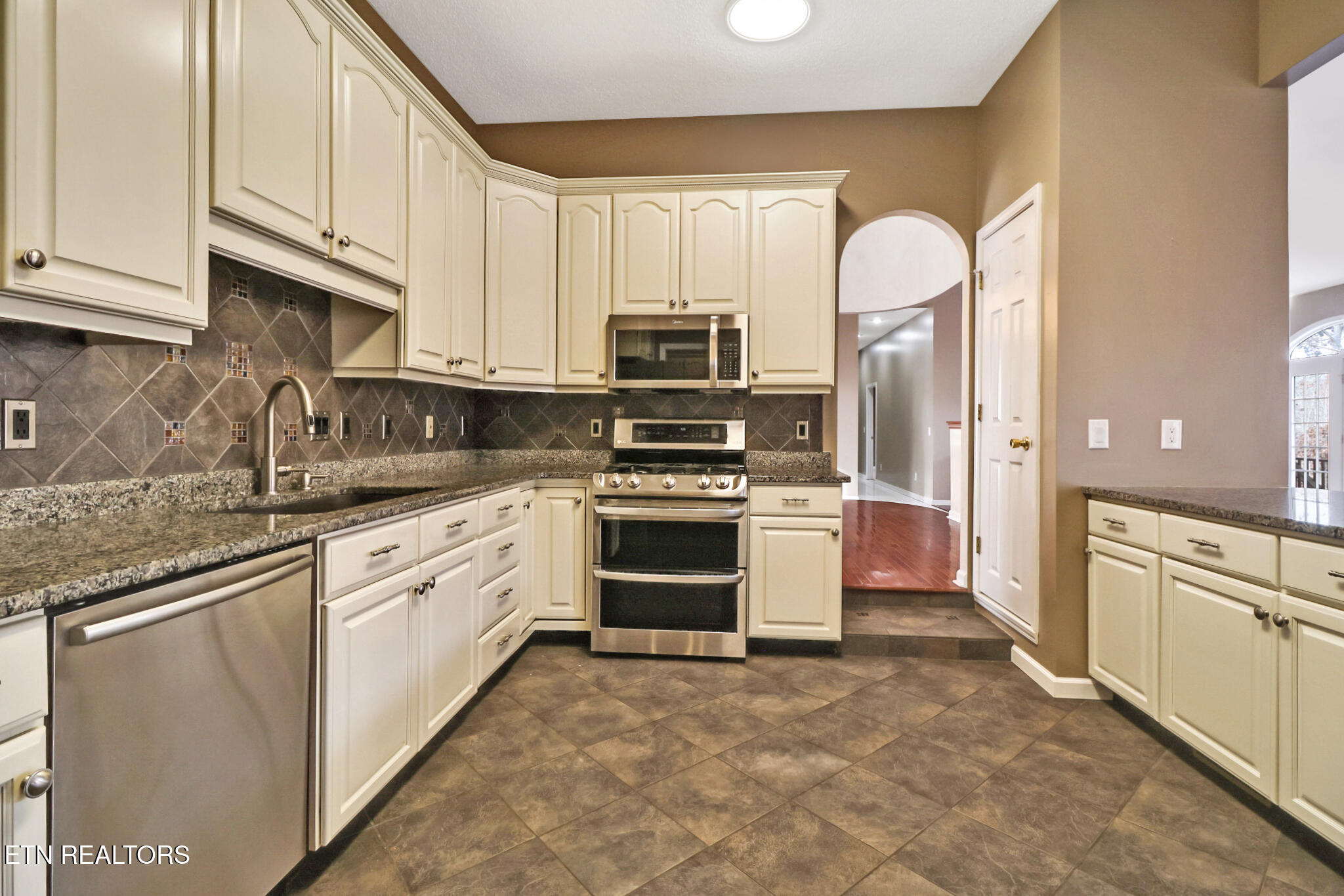 129 Shore Lane Crossville TN 38558