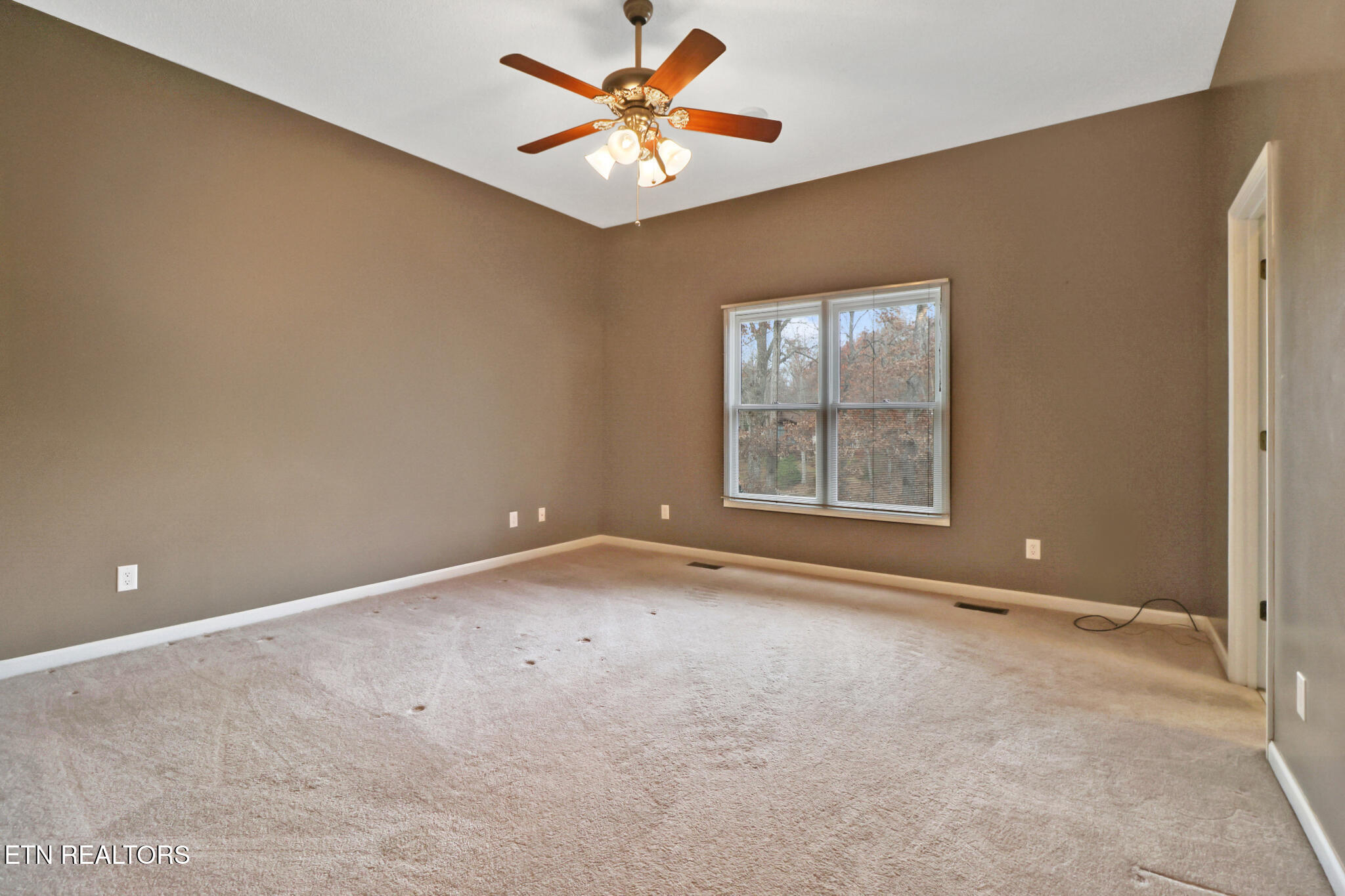 129 Shore Lane Crossville TN 38558